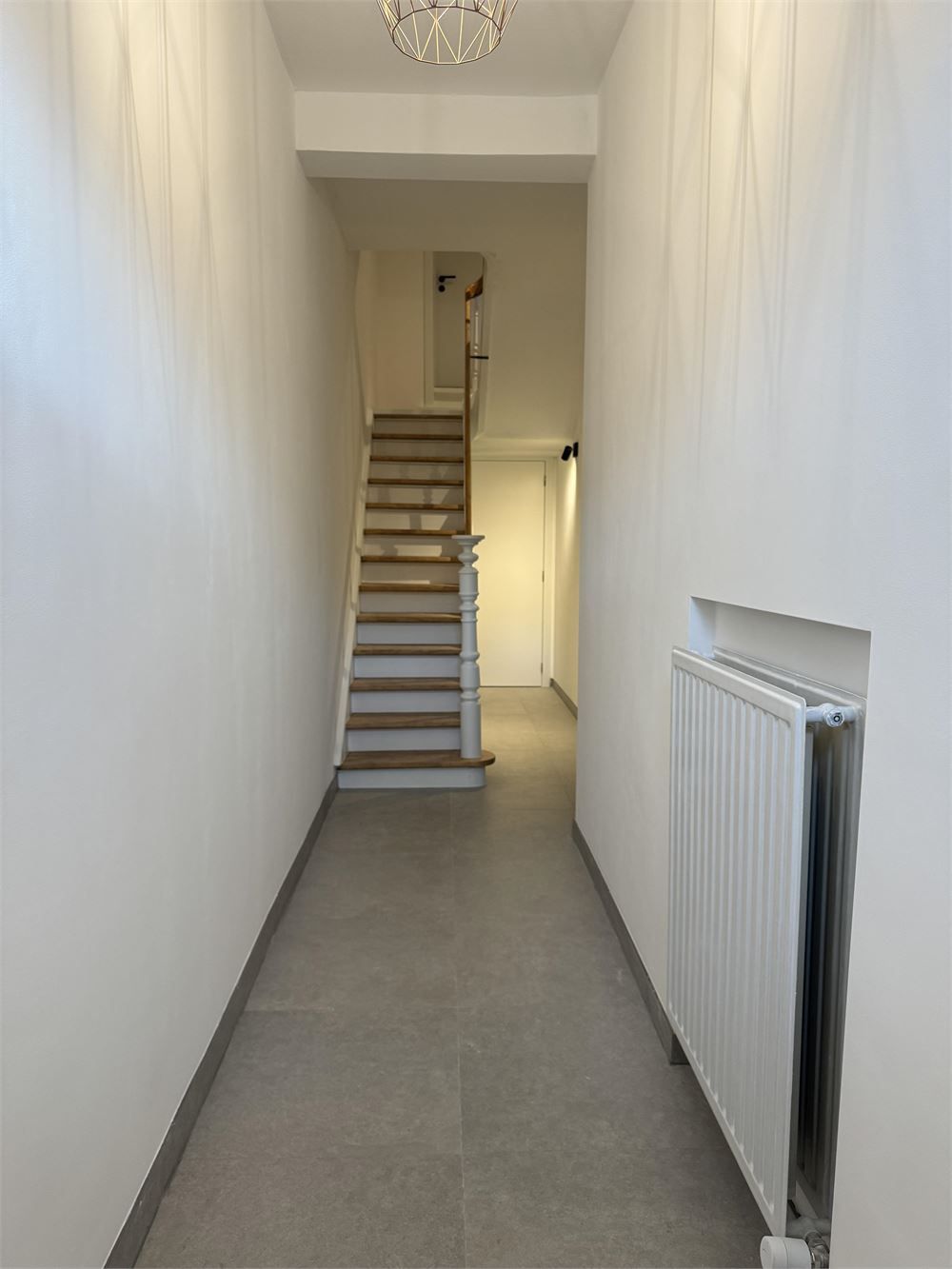Recent volledig gerenoveerde rijwoning foto 8