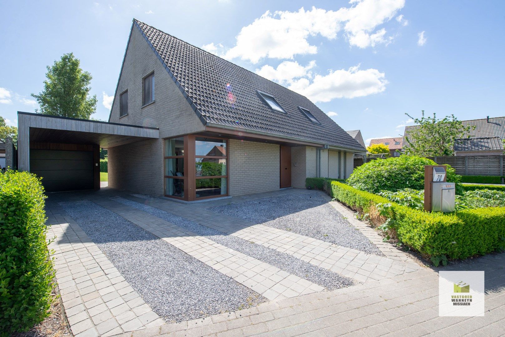 Recente instapklare woning met 3 slpk op perceel van 687m2 in centrum Sint-Jan (Wingene) foto 2