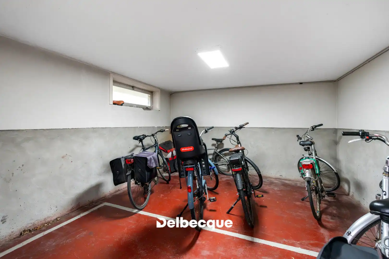 Volledig gerenoveerd appartement met 2 slk en open zicht in topbuurt Kristus-Koning foto 17