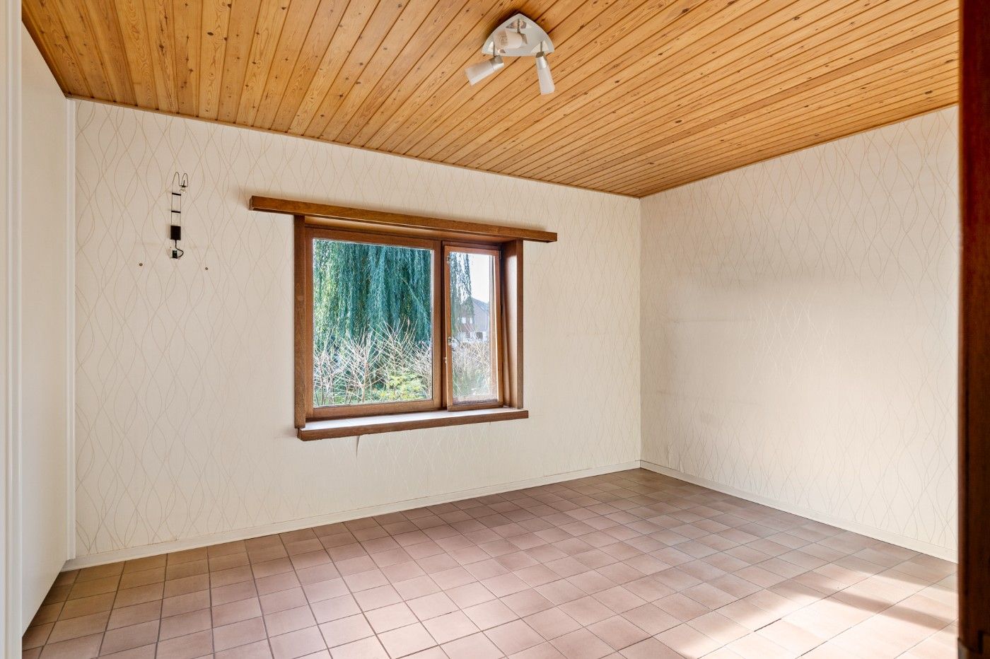 Vrijstaande laagbouwwoning met 2 slpk., tuin en garage foto 15