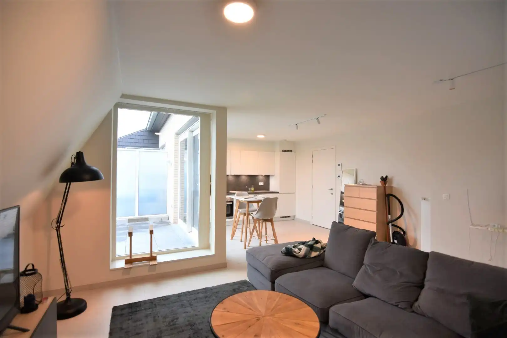 Gezellig 1-slpk appartement met mooi terras foto 3