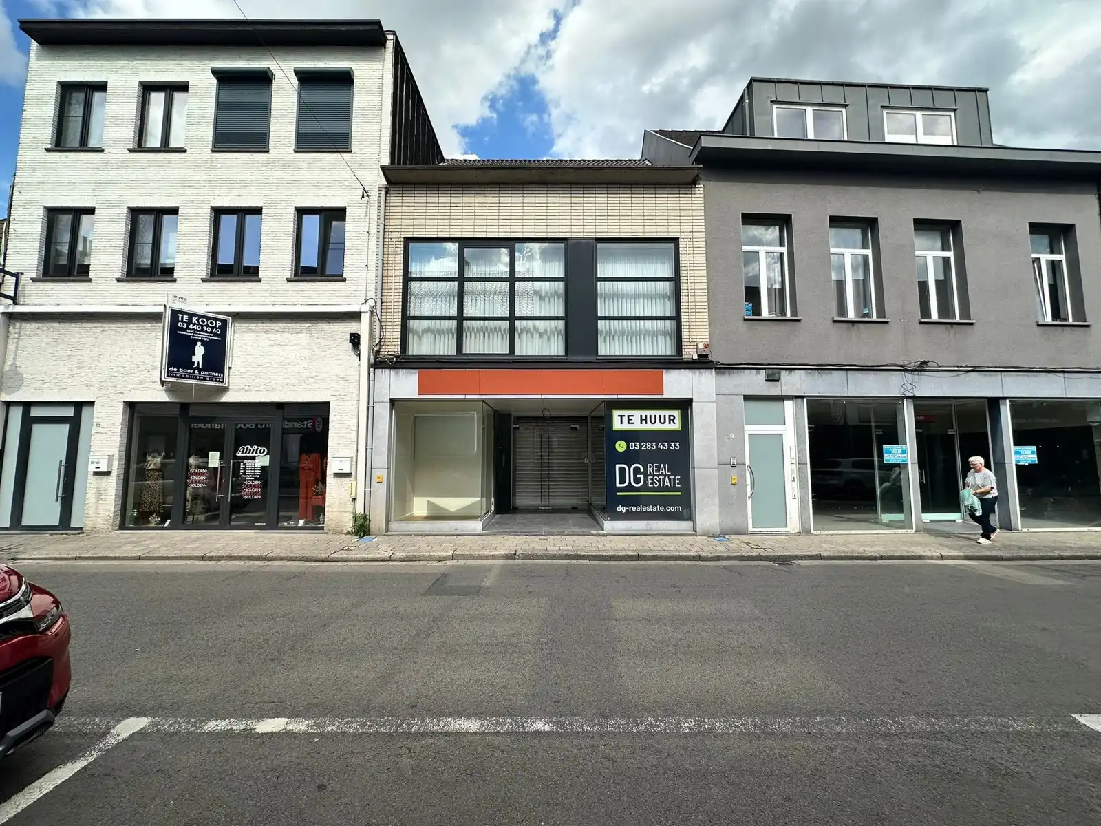 Vernieuwd Handelspand op toplocatie in Kontich foto {{pictureIndex}}