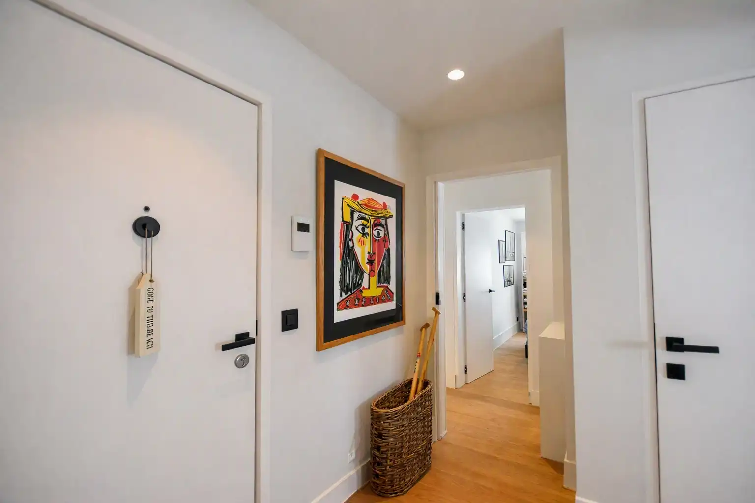Stijlvol hoekappartement met tijdloze elegantie en een open zicht op de Kustlaan. foto 13
