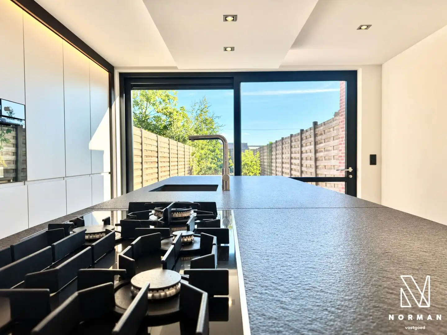 Instapklare, energiezuinige woning met 3 slaapkamers, tuin, garage en uitweg te koop in Kuurne! foto 8