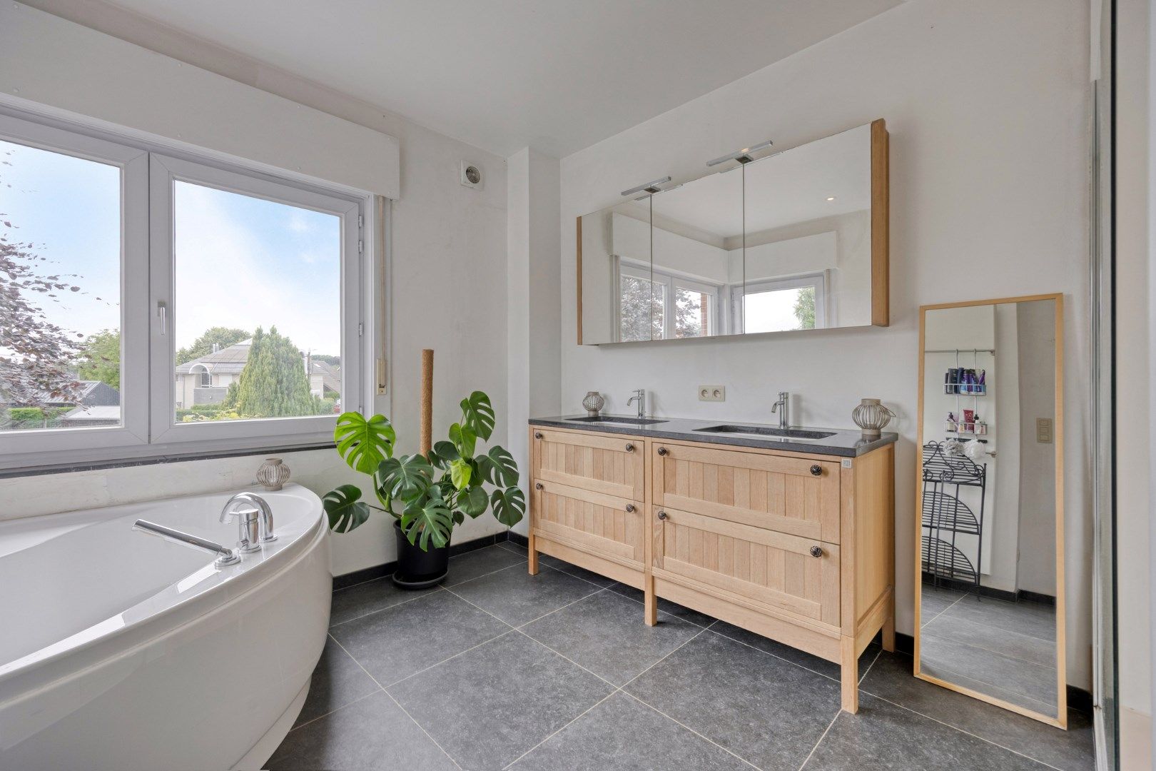 Prachtige halfopen bebouwing in Linden met 4 slaapkamers -  bewoonbare oppervlakte 211 m² foto 18