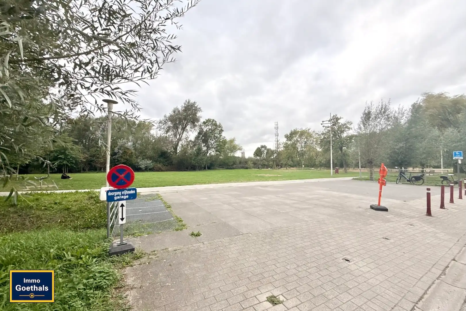 Appartement aan de markt met terras en garage. Rustig en groen zicht. foto 17