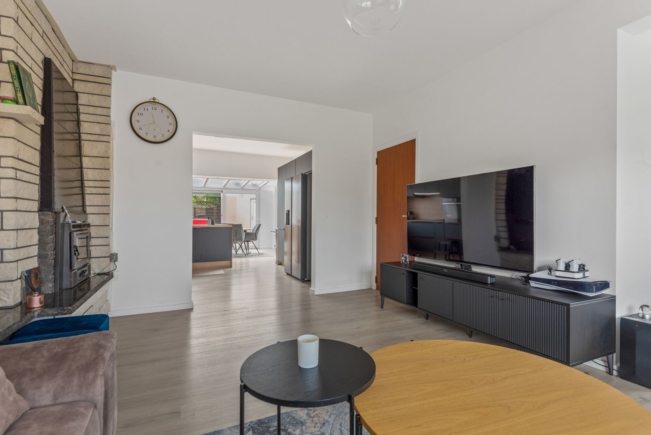 Instapkl. Half-open woning met 3 slpk, polyv. zolder, gar., oprit en tuin foto 14