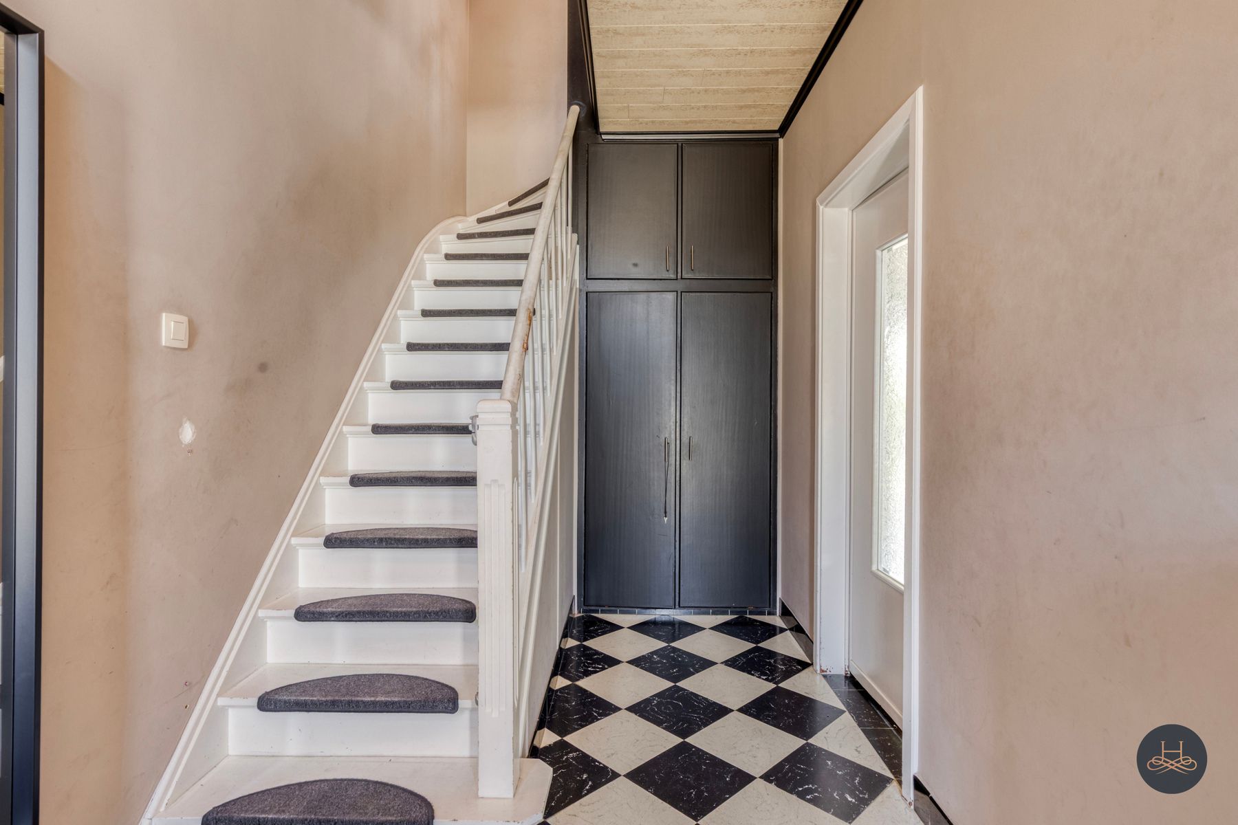 Charmante halfopen woning en tuin op strategische locatie foto 2