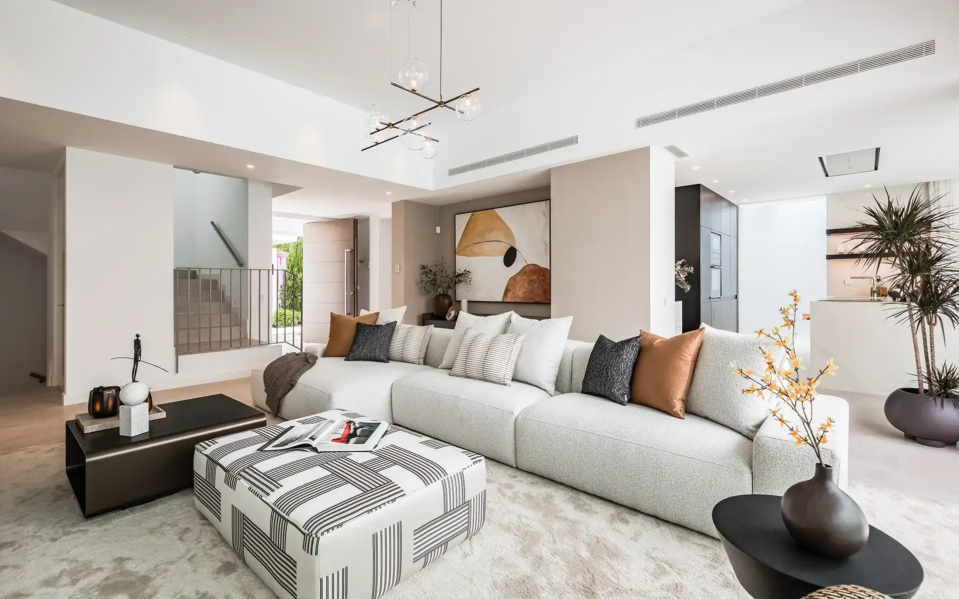 Moderne designvilla in El Paraíso op de New Golden Mile van Marbella foto 2