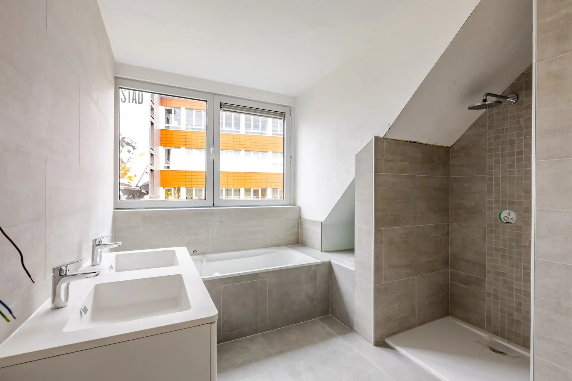 Ruim en lichtrijk, af te werken appartement van 173 m² foto 20