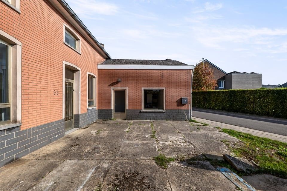 HALFOPEN BEBOUWING MET PARKEERPLAATS IN HET LANDELIJKE VELM foto 5
