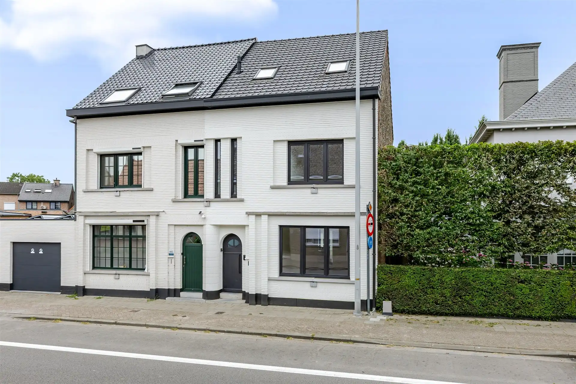 Volledig gerenoveerde woning met zuidwestgericht perceel foto 19