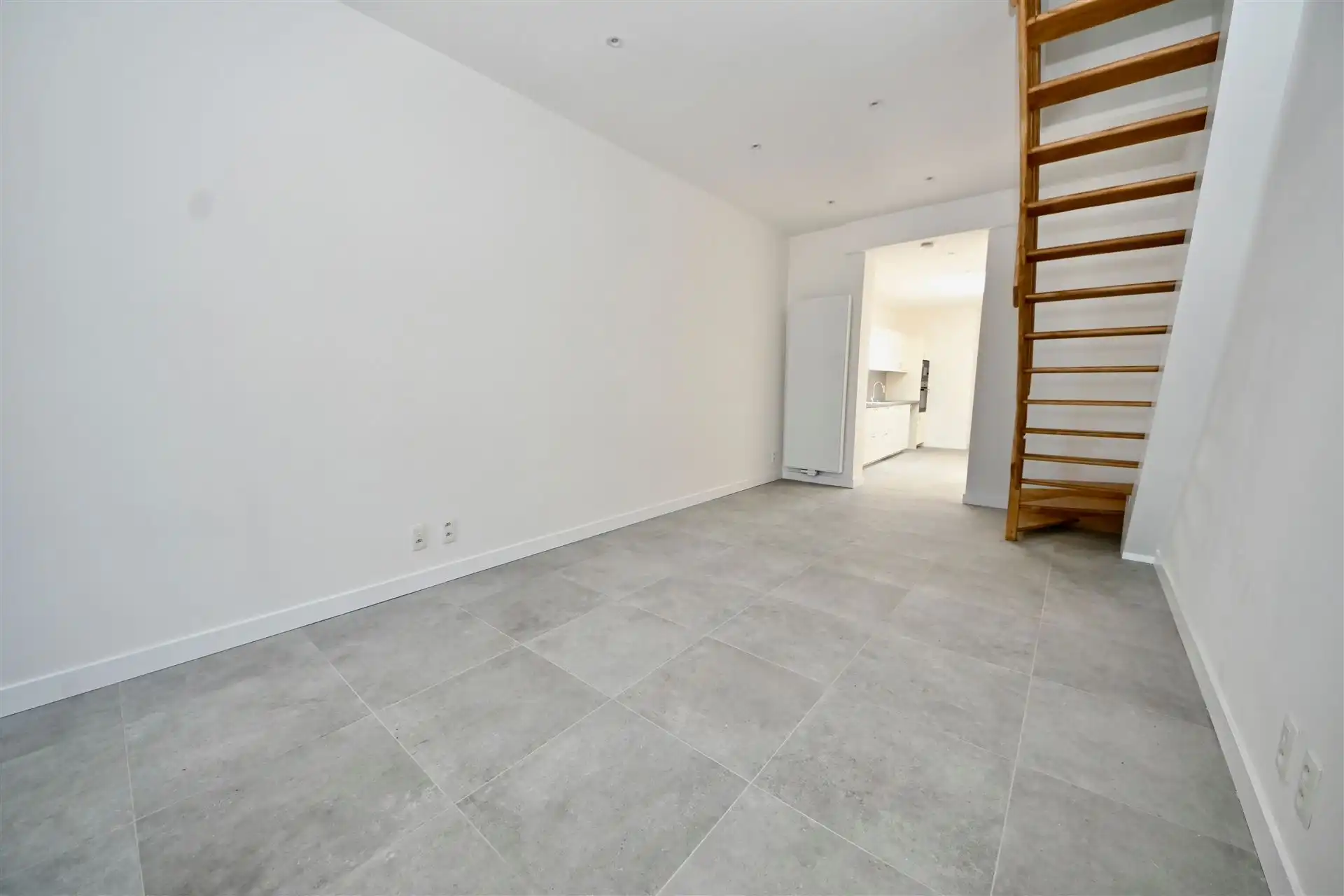 Gerenoveerde woning met 2 slaapkamers (garage optioneel). foto 3