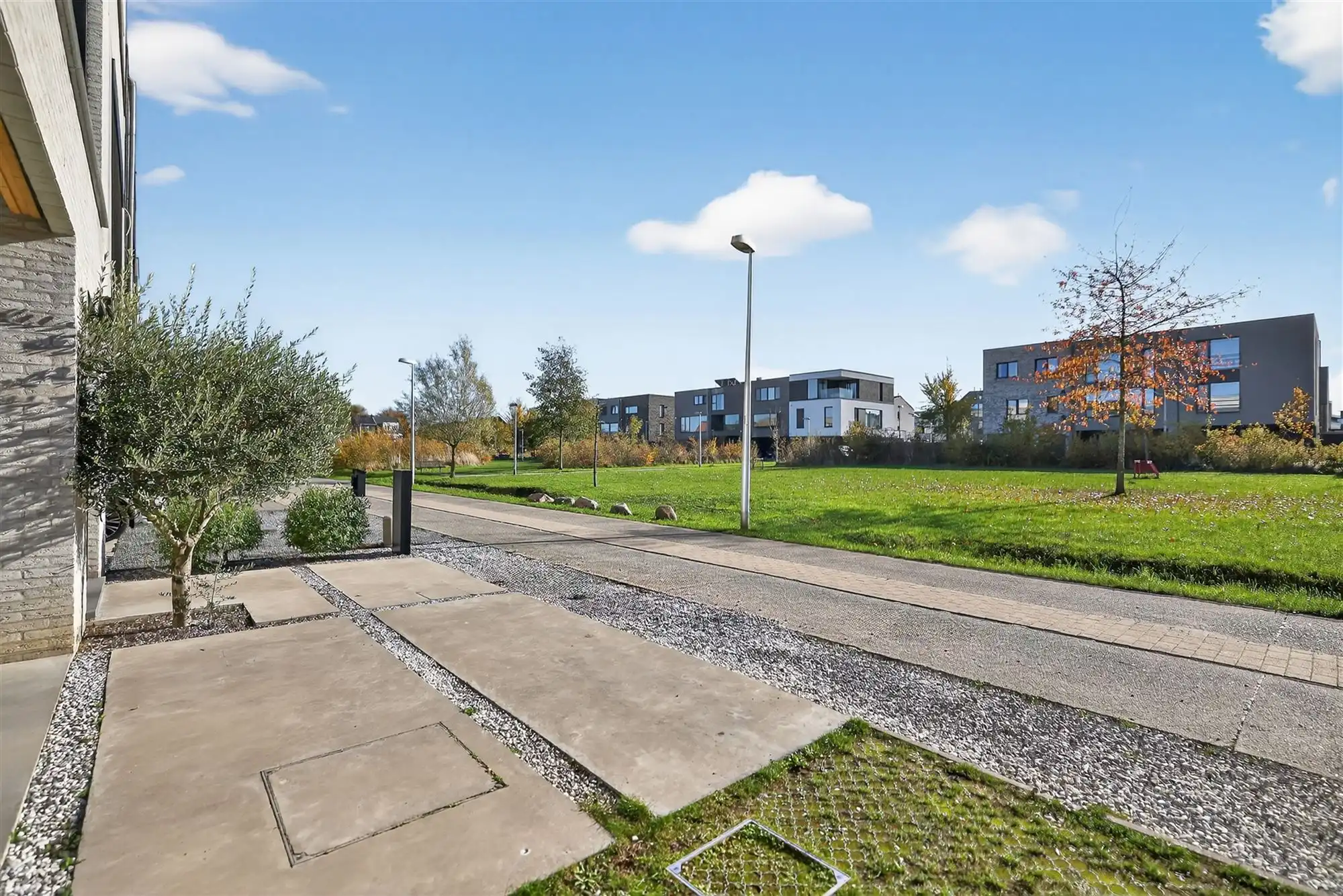 Buitengewone nieuwe halfopen woning op toplocatie foto 2