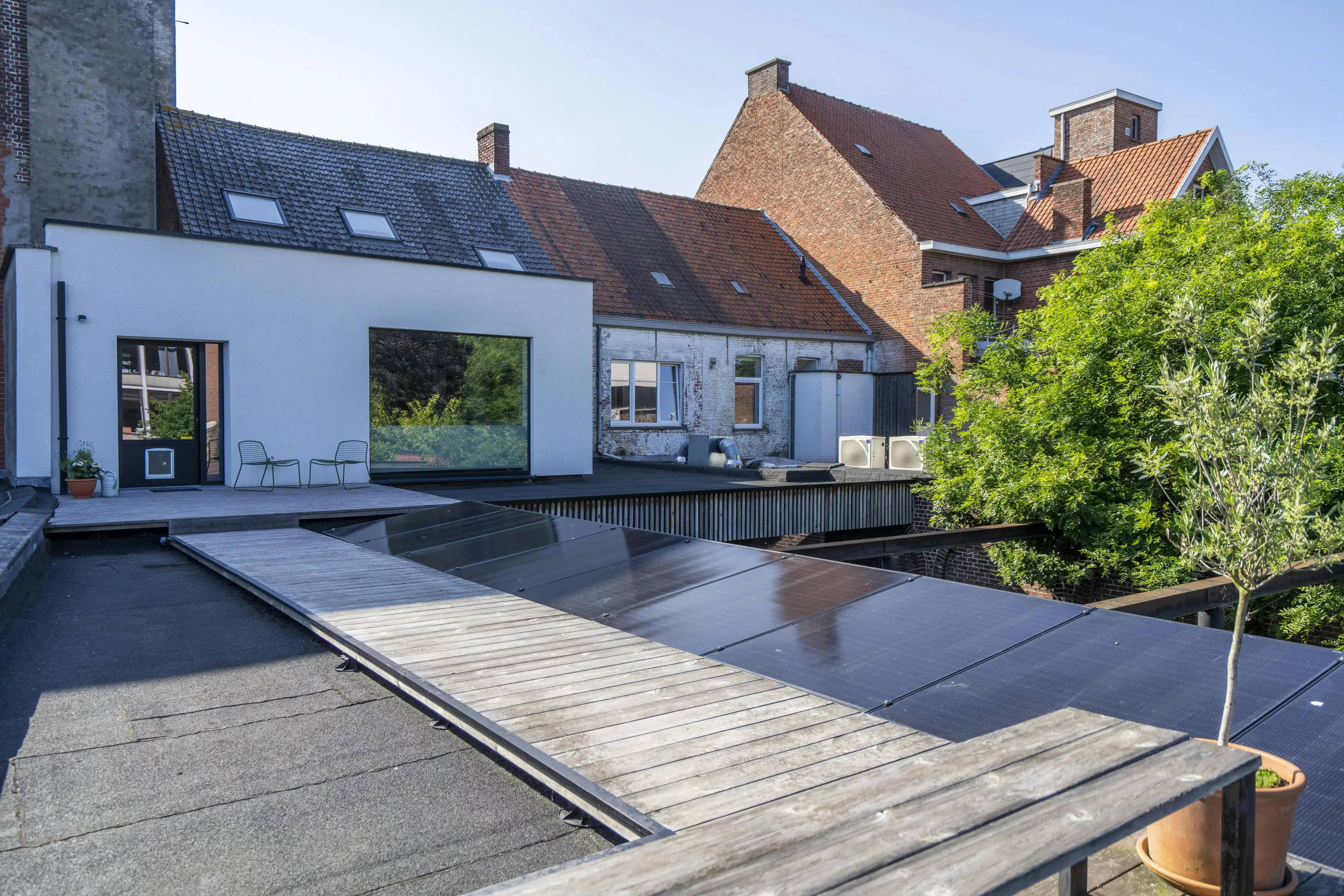 Prachtig gerenoveerde herenwoning te koop met uitweg  foto 27