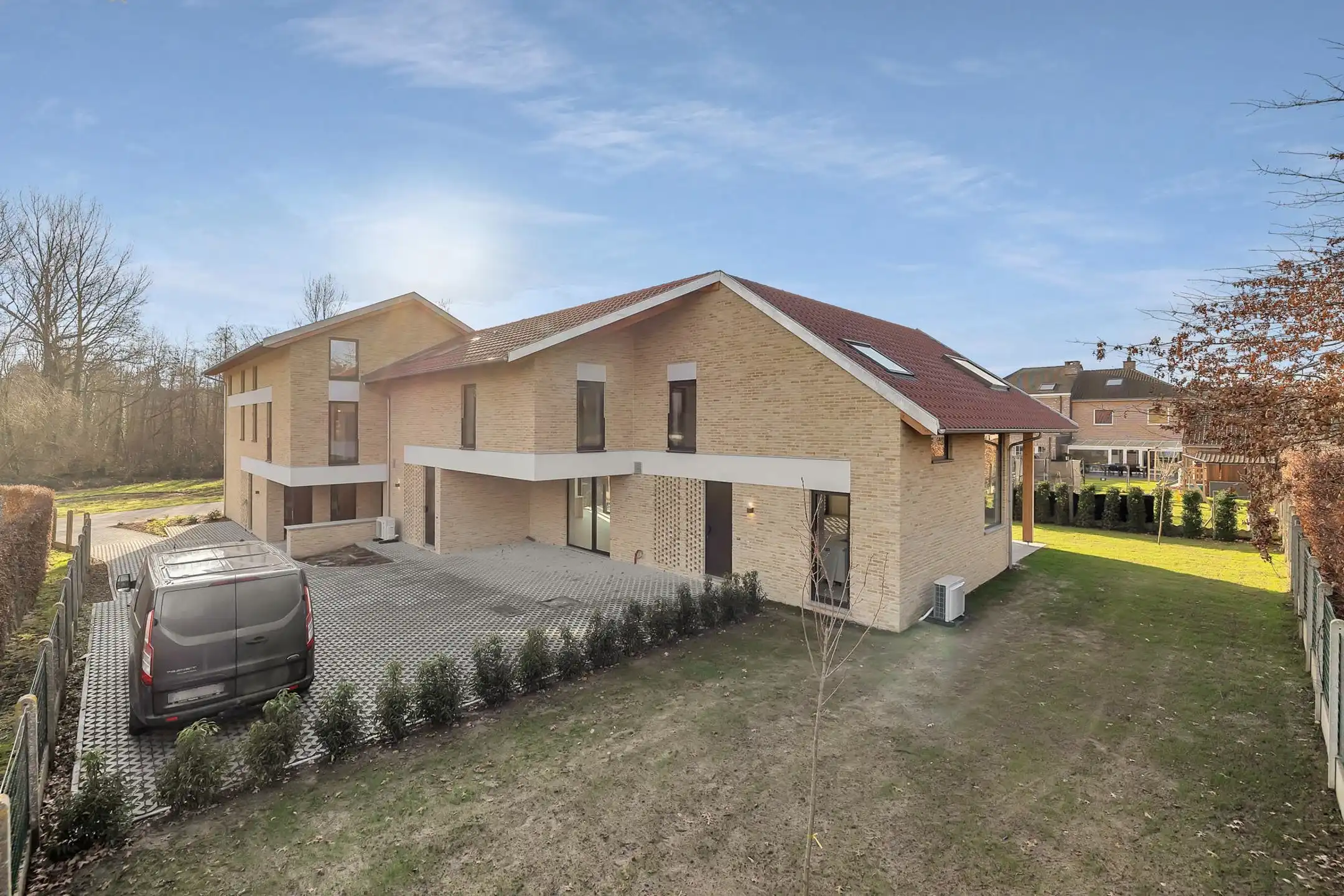 Prachtige nieuwbouwwoning in uniek woonerf foto 5