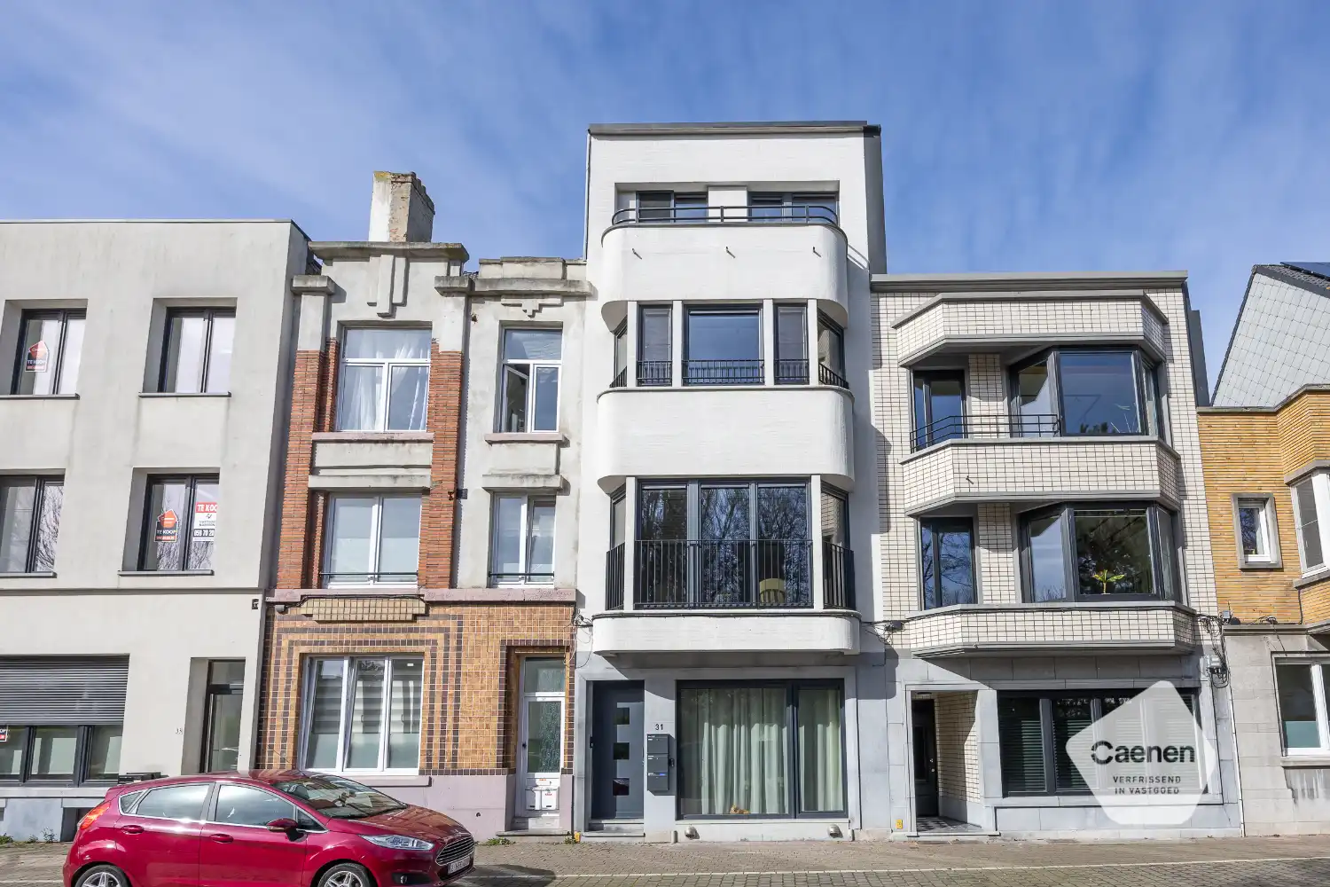 Ruim gerenoveerd drie slaapkamer appartement nabij centrum Oostende foto 32