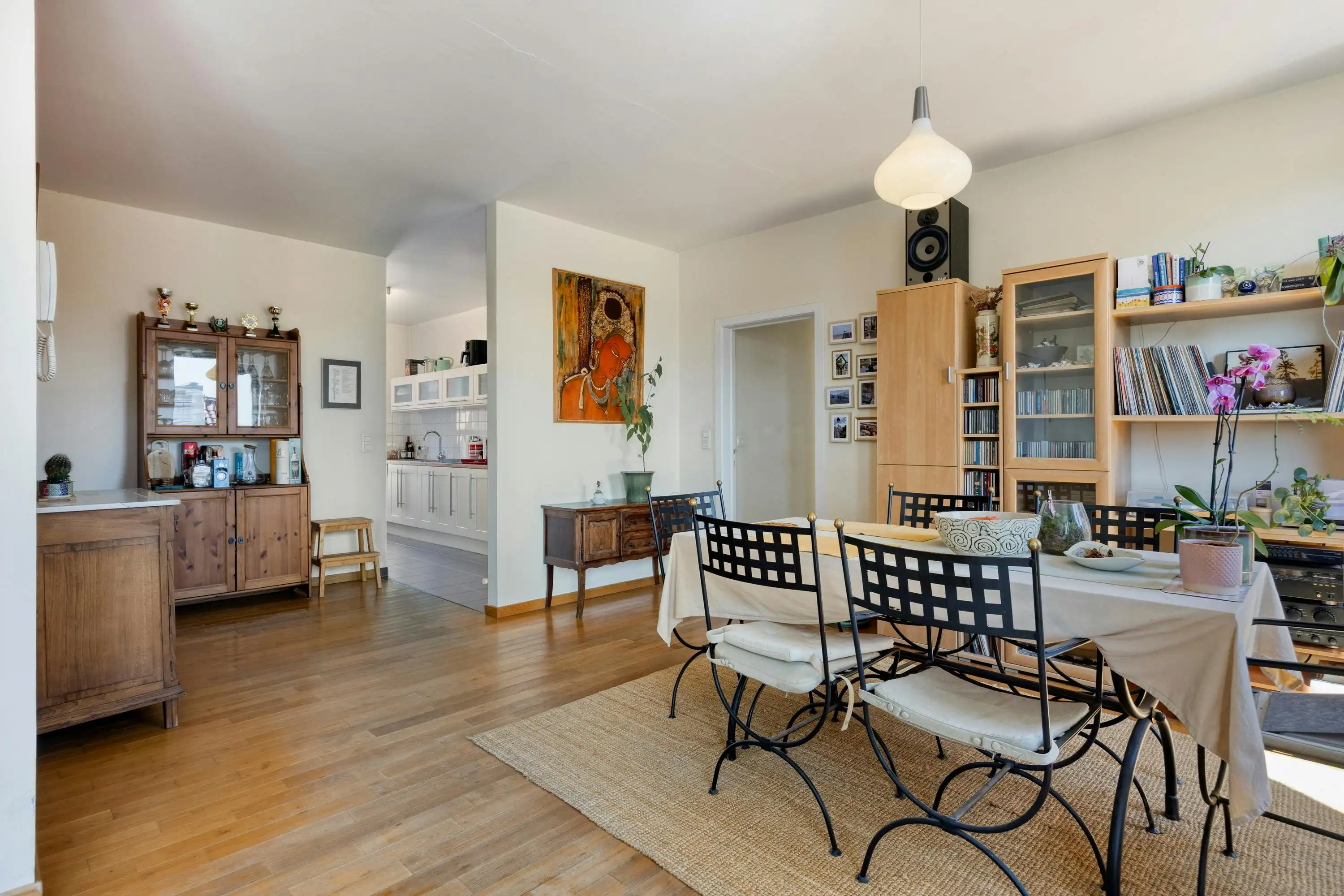 Ruim 3-slaapkamerappartement met terras te koop in Antwerpen foto 4