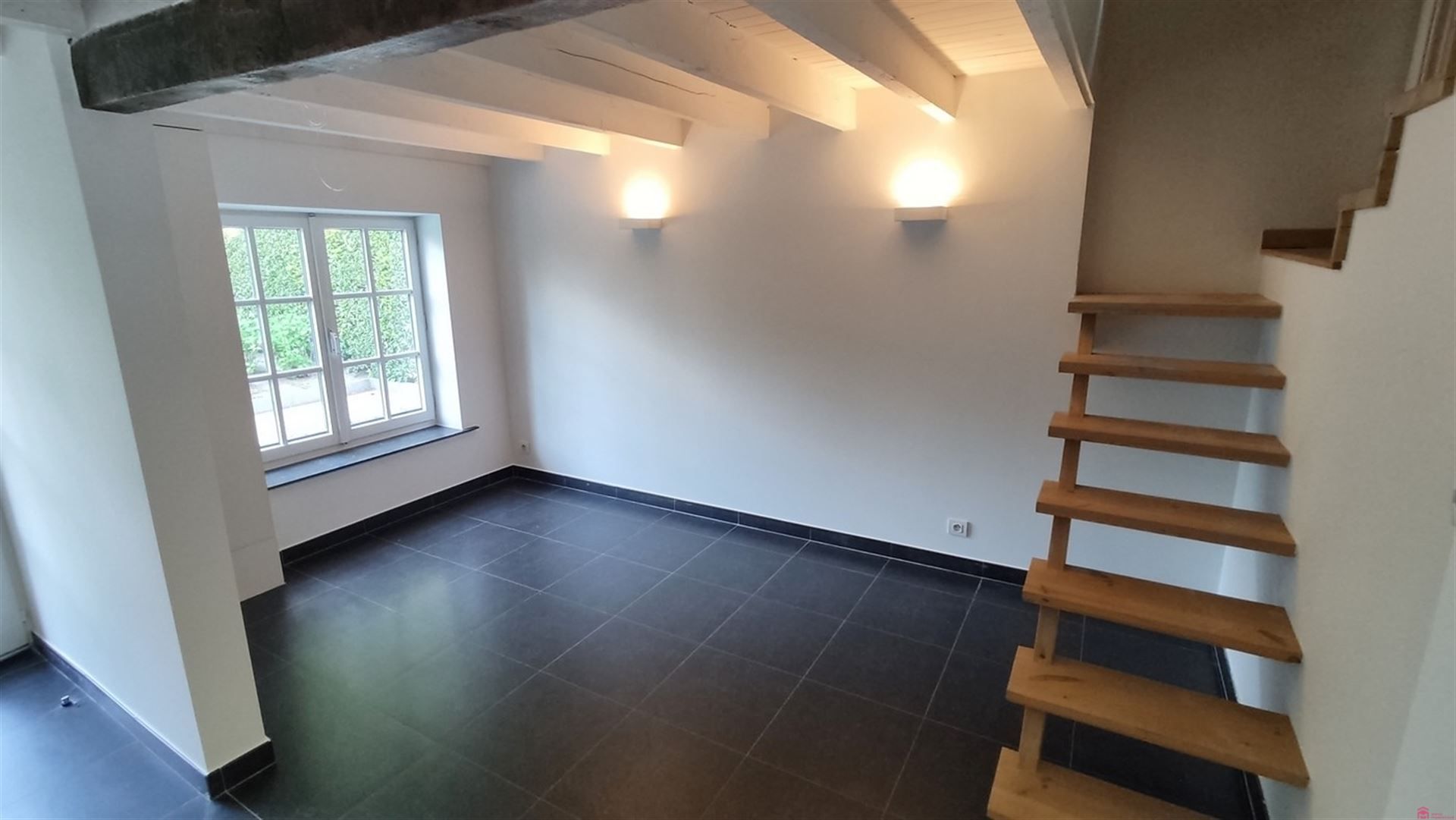 Charmante halfopen woning te Heule foto 8