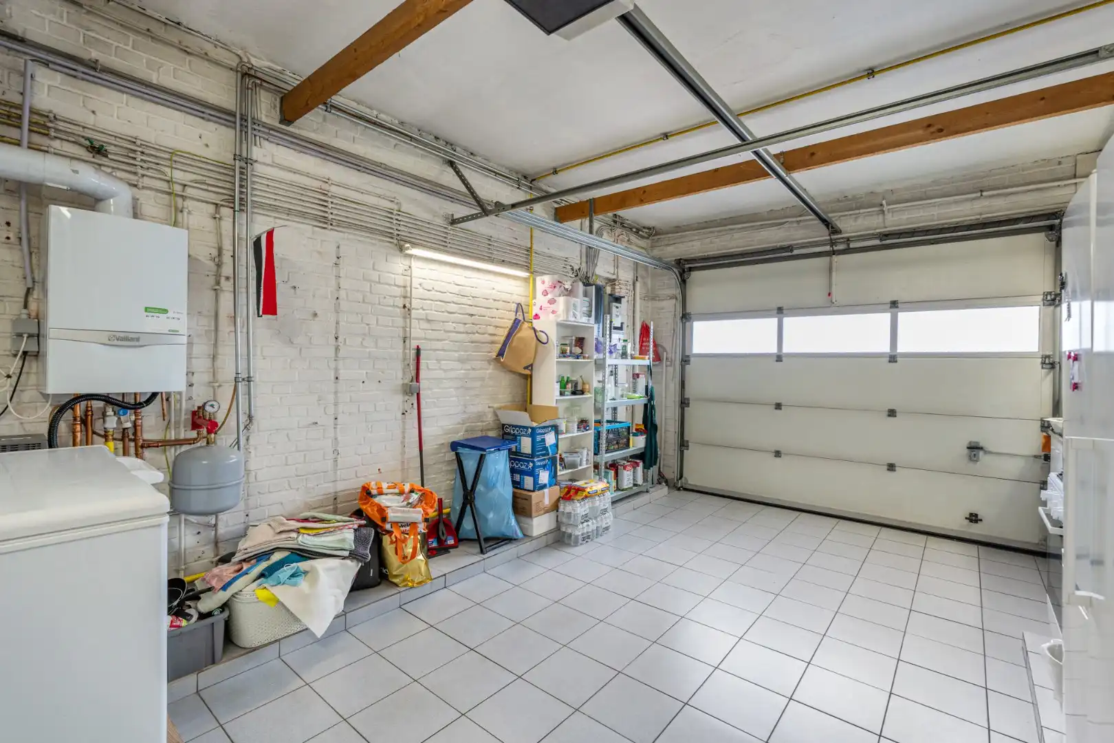 Een verrassend ruime half-vrijstaande stadswoning op perceel van 4a23ca. foto 29