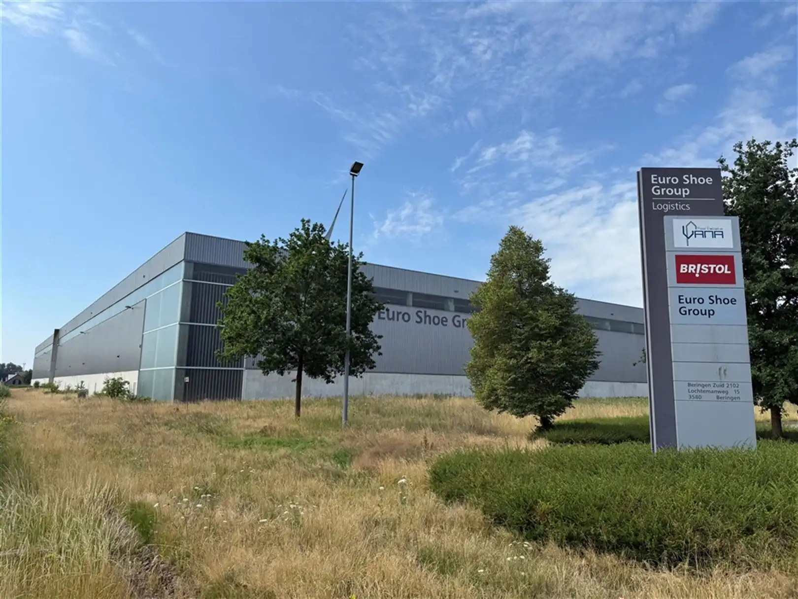 Te Huur Logistiek Magazijnmet kantoren te Beringen foto 5