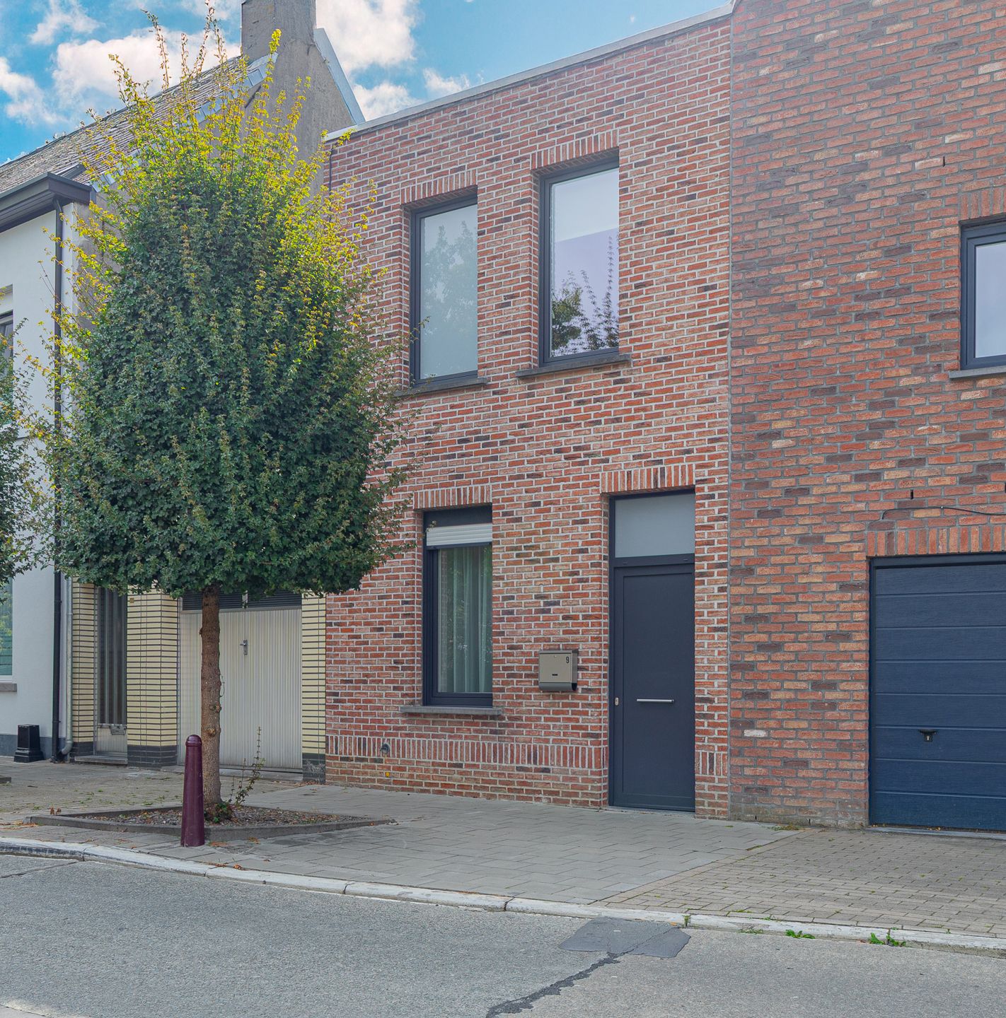 AALST - Instapklare woning gelegen aan de stadsrand foto {{pictureIndex}}