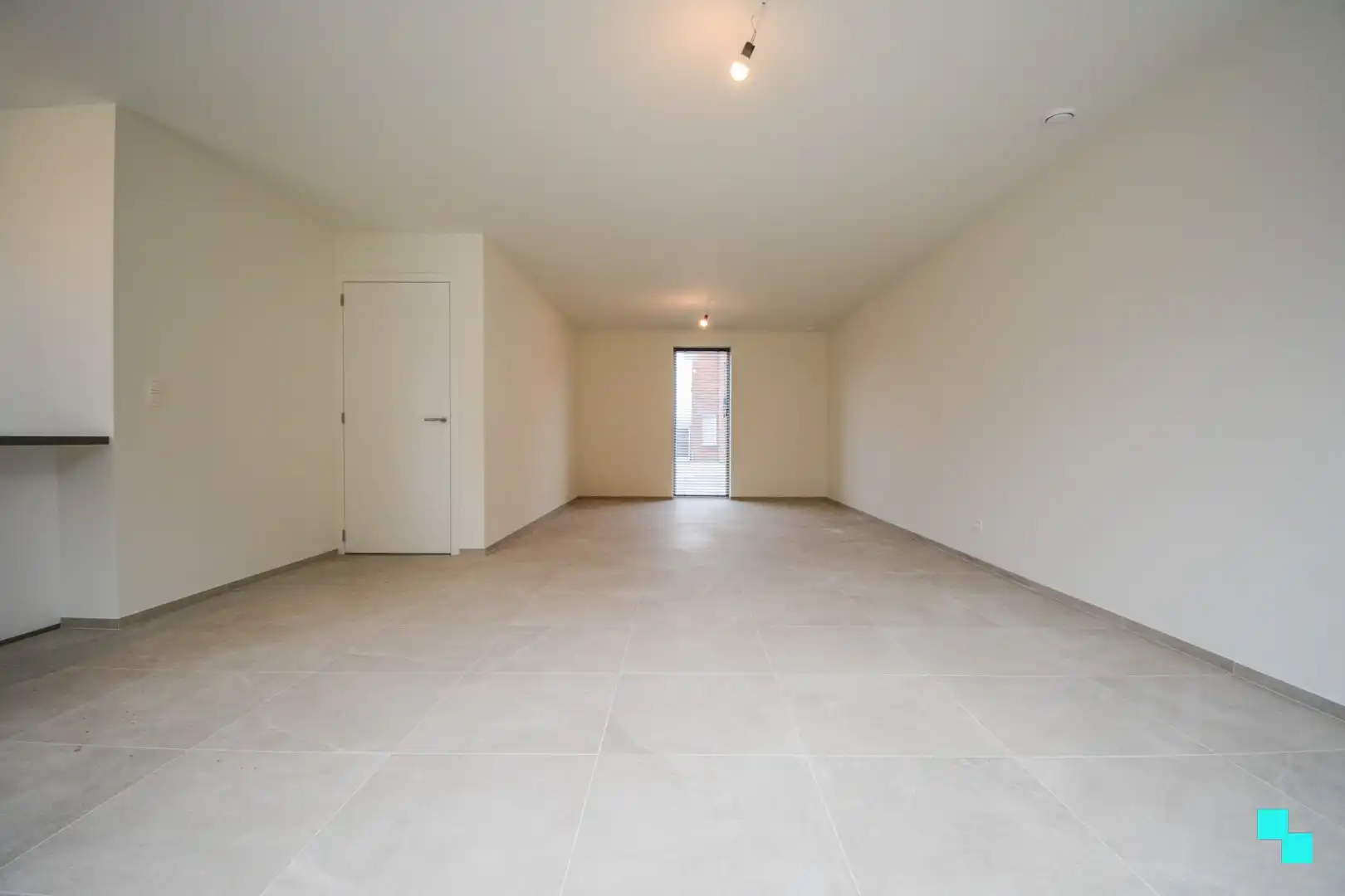 Volledig afgewerkte nieuwbouwwoning met carport te Sleihage foto 9