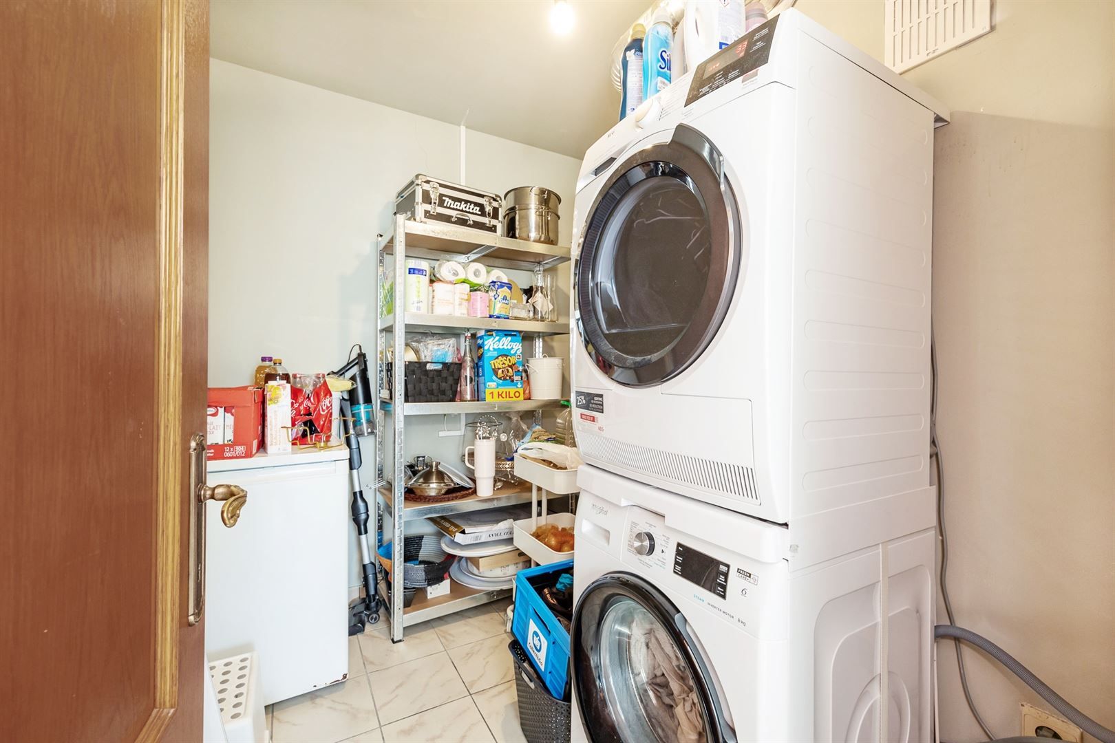 Goed gelegen appartement. Instapklaar! foto 9