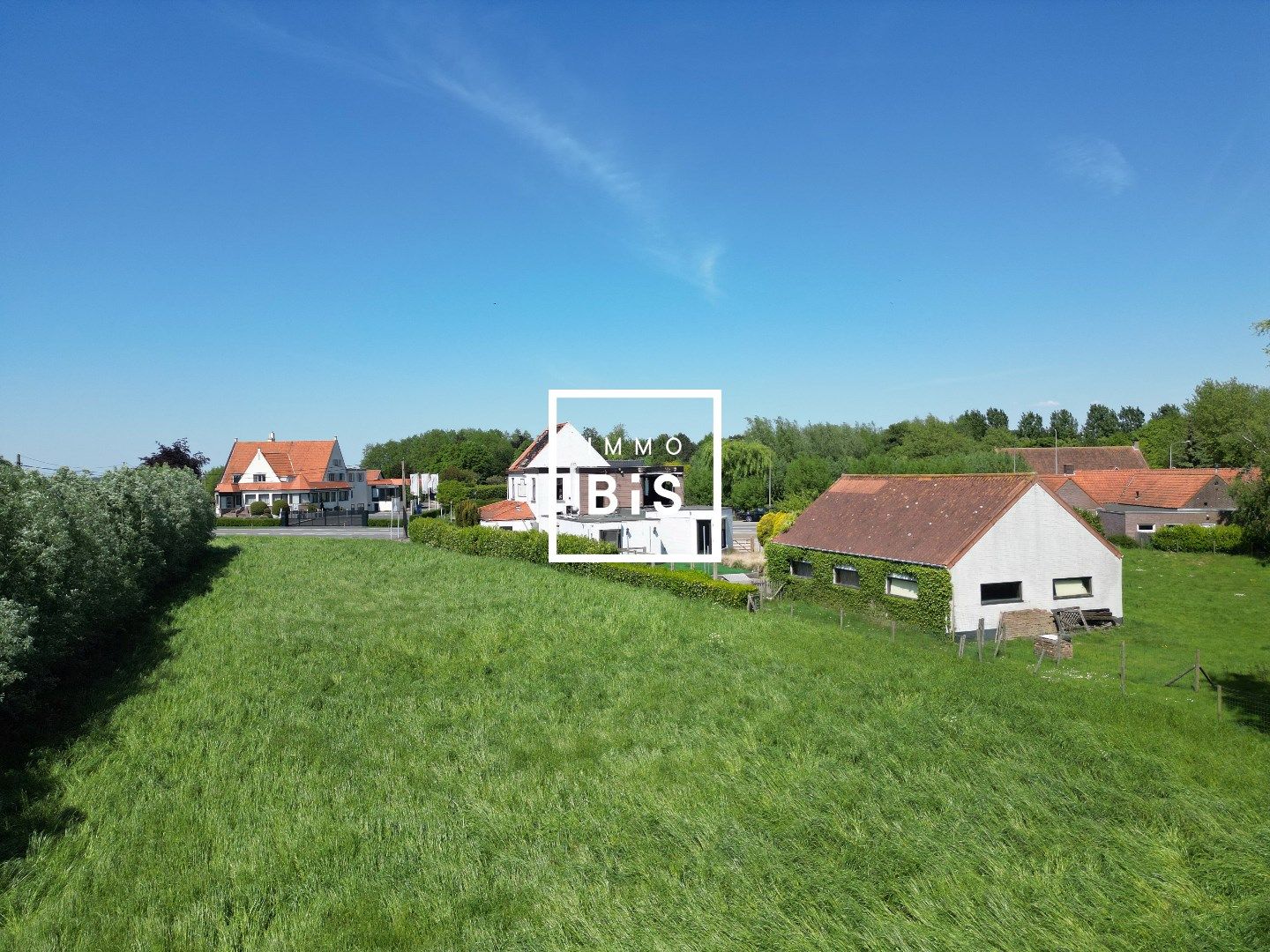 Zeer commercieel gelegen bouwperceel van 2.478 m² aan de grens met Sluis. foto 3