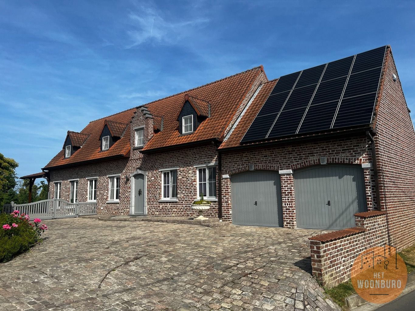 Villa open bebouwing met tuin, weiden en aanhorigheden foto {{pictureIndex}}