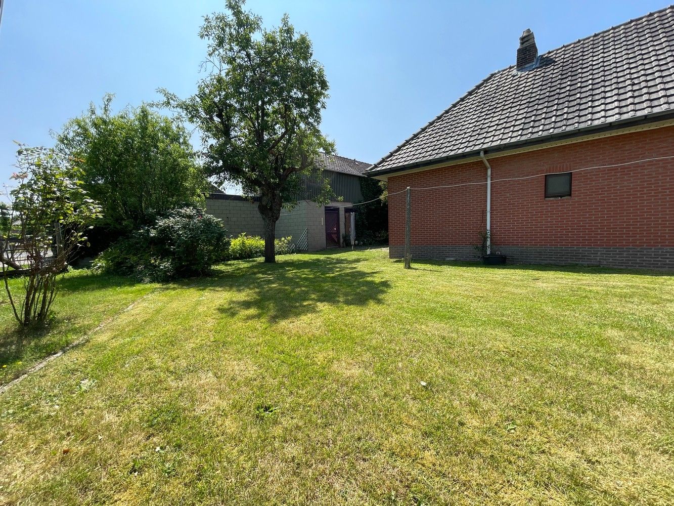 Ruime, vrijstaande te renoveren gezinswoning met veel potentieel op in totaal 875m² op toplocatie in As. foto 17