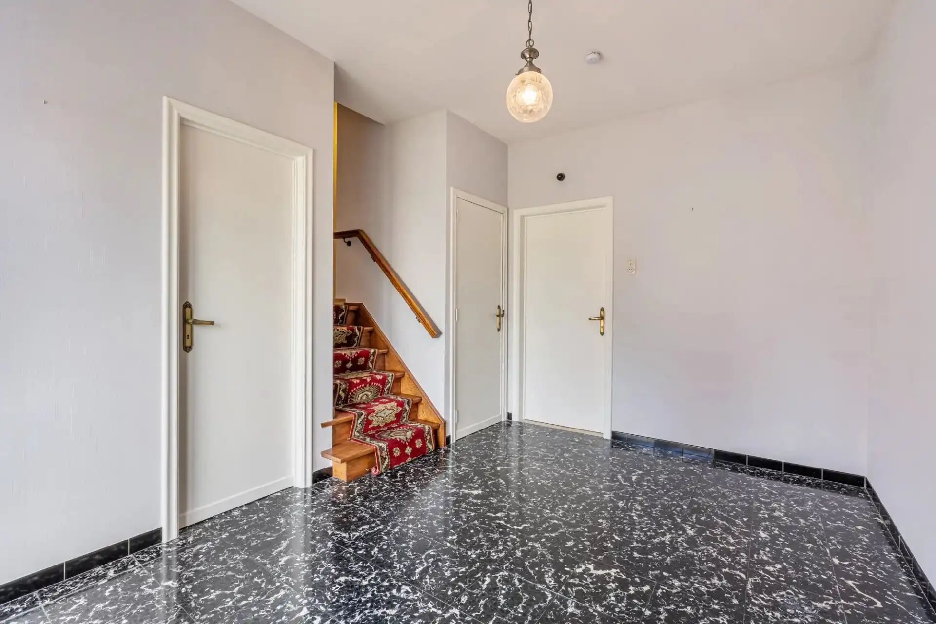 Ruime gezinswoning met 3 slaapkamers in Koersel (Stal) foto 2