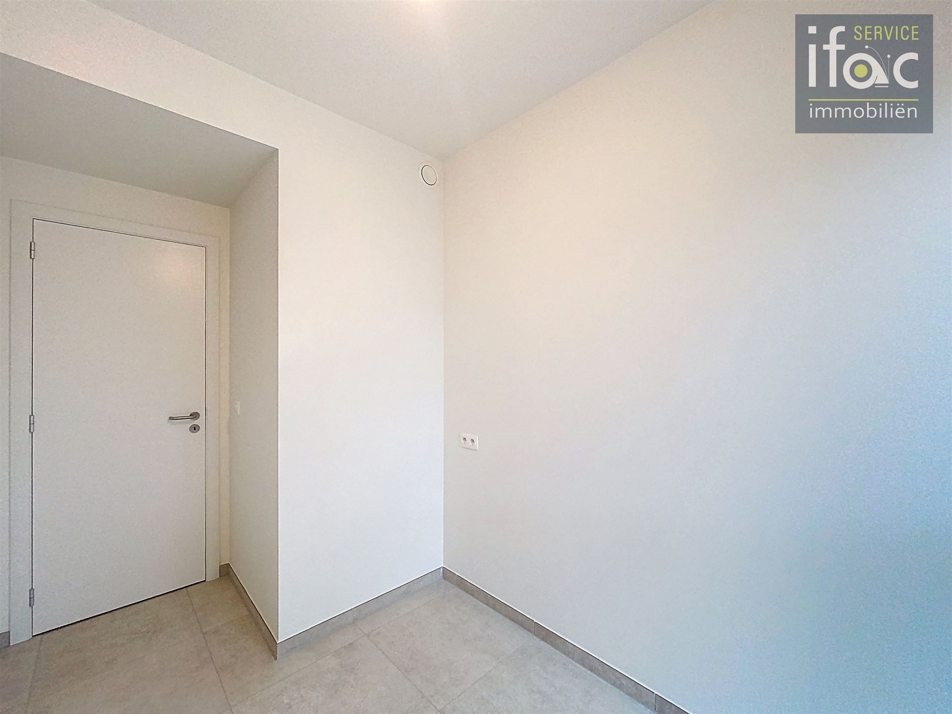 Nieuwbouw appartement met terras en ondergrondse staanplaats foto 11