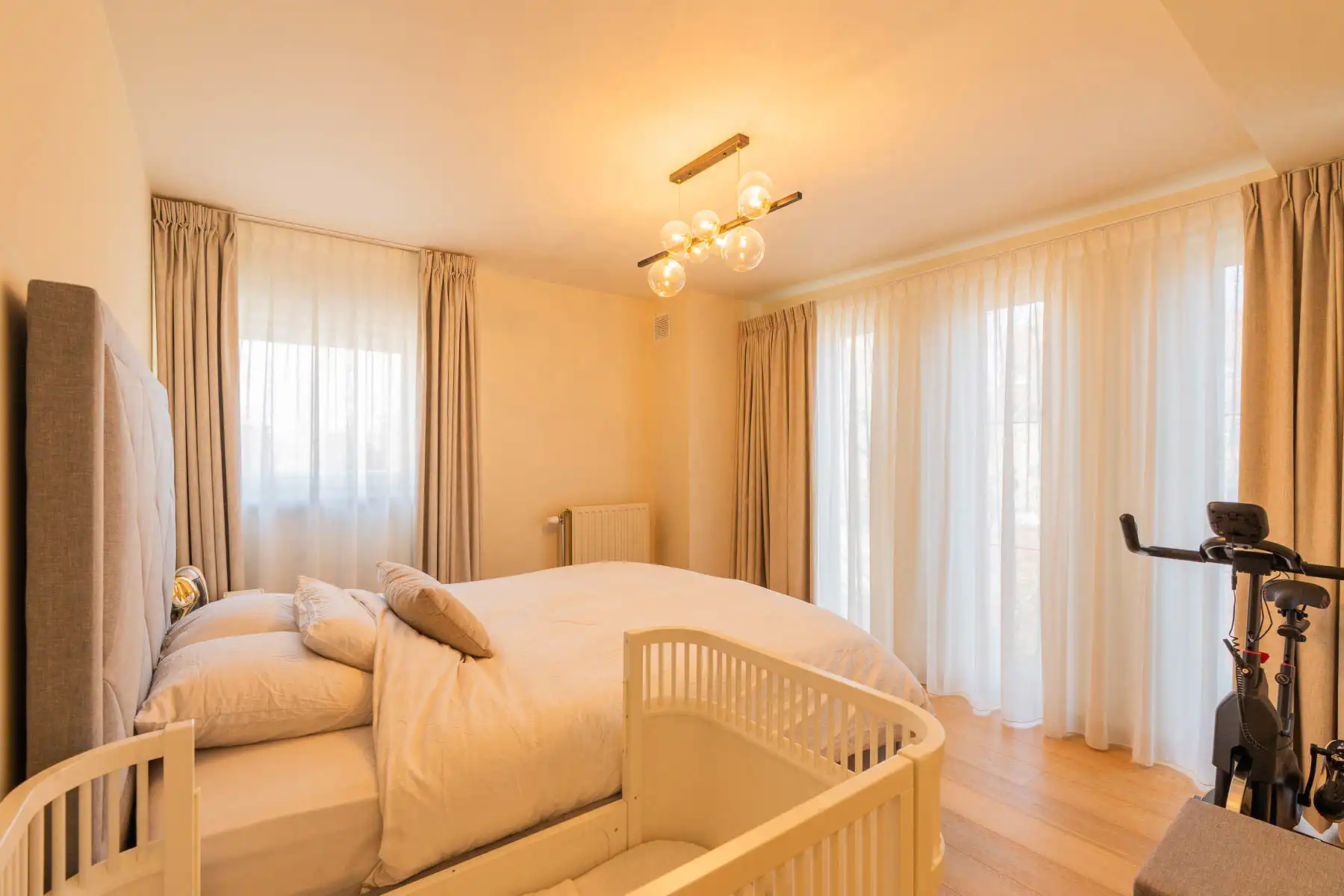 Ruim, energiezuinig appartement met terras, tuin en garage foto 10