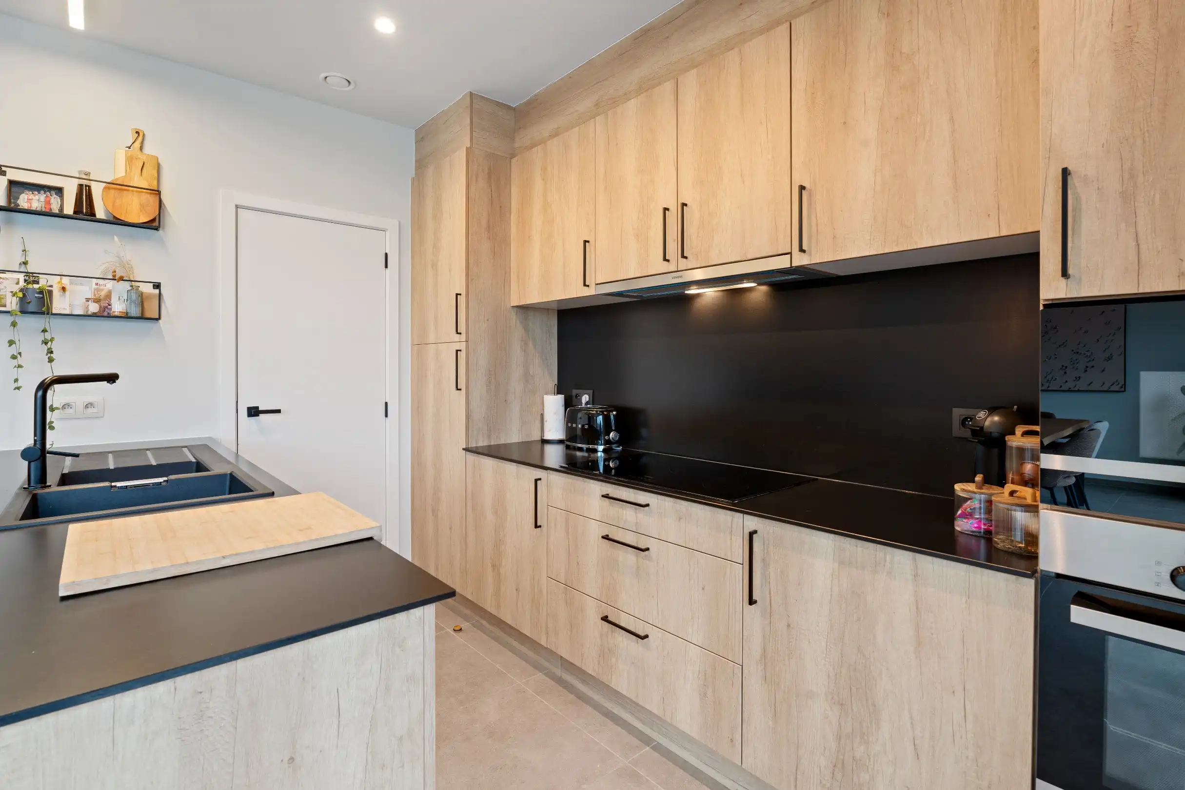 Gelijkvloers appartement met terras en tuin foto 10