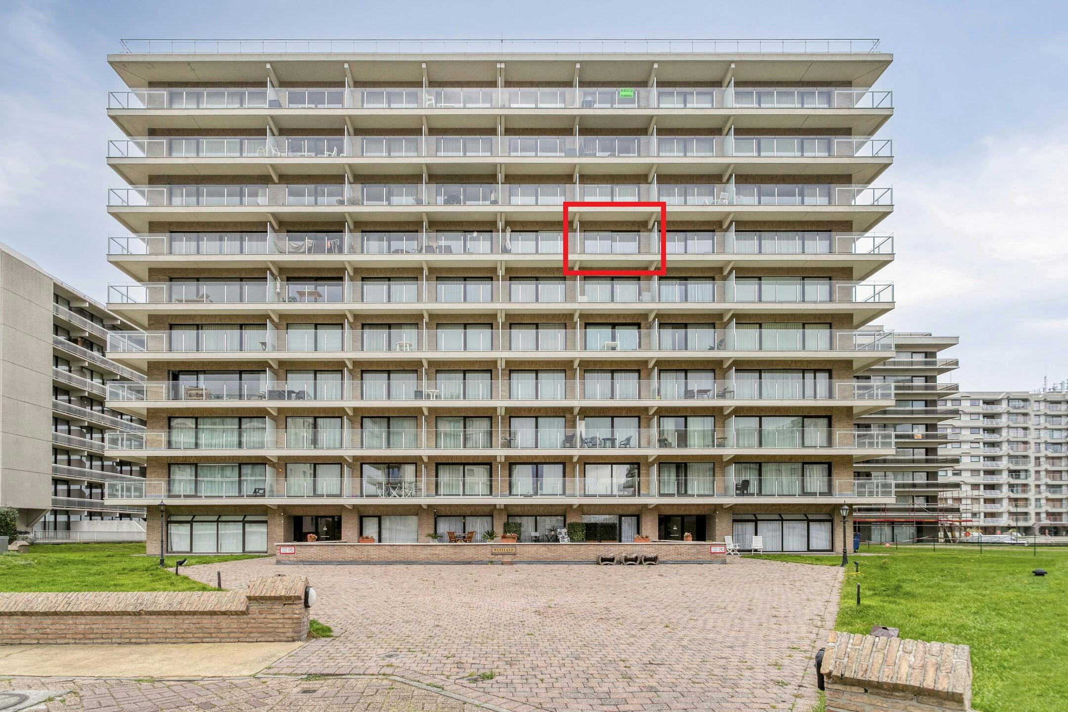  Gemeubelde studio met kelder vlakbij zee in De Panne foto 3