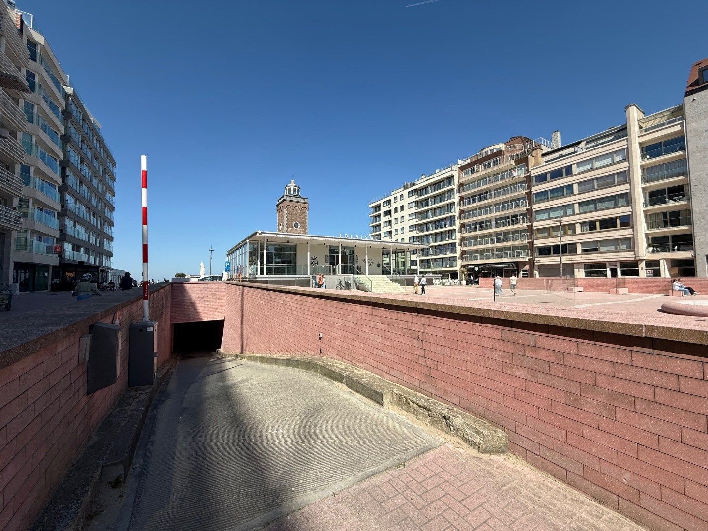 ()=>{if(producerUpdateValueVersion(node),producerAccessed(node),node.value===ERRORED)throw node.error;return node.value} Lichttorenplein 0 - - 8300 Knokke-Heist