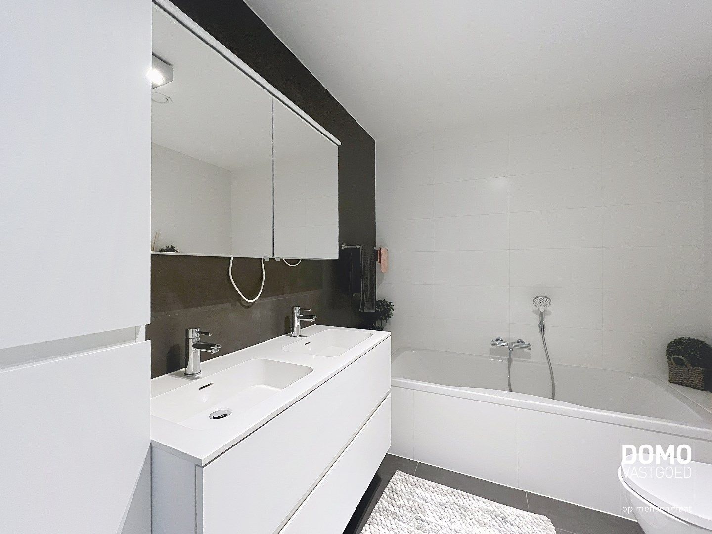 RECENT NIEUWBOUW DUPLEX APPARTEMENT MET MAAR LIEFST 3 RUIME BERGINGEN, 2 SLAAPKAMERS EN AUTOSTANDPLAATS TE SPALBEEK foto 16