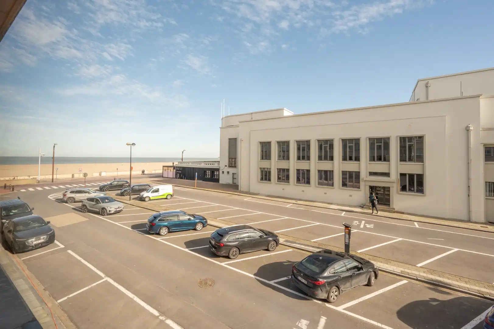 Te renoveren appartement met 3 slaapkamers op uitzonderlijke ligging vlakbij het Casino. foto 6