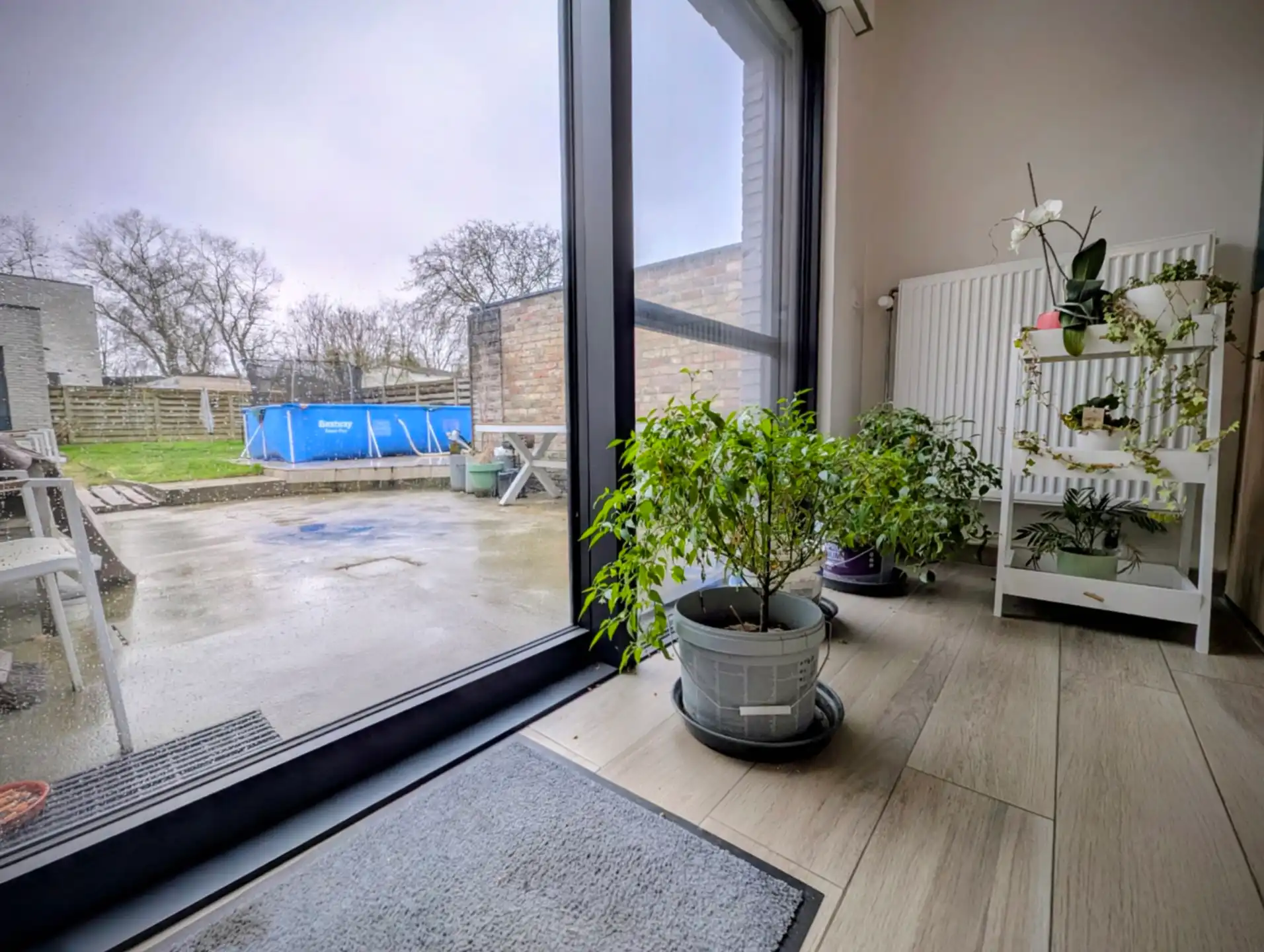 Huis te koop De Panne – Instapklaar, 4 slaapkamers, garage en zuidgerichte tuin (volledige renovatie 2023) foto 8