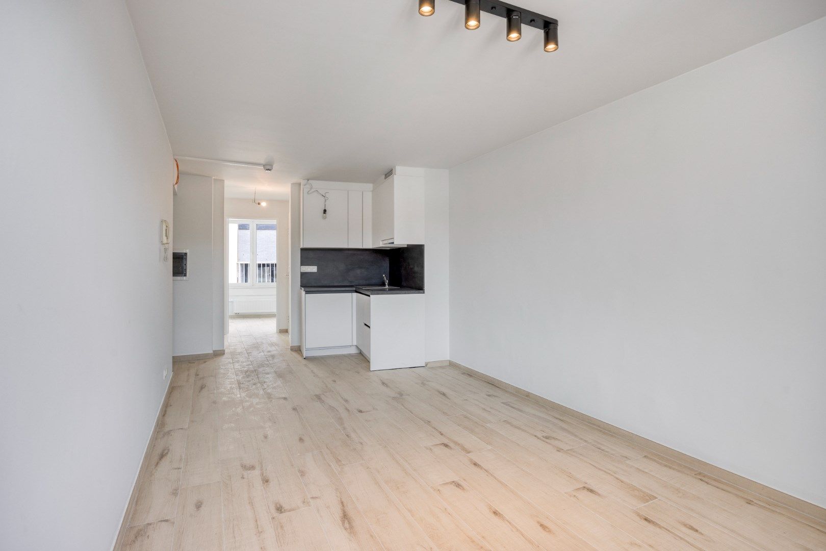 Instapklaar 1 slaapkamer appartement met terras in het centrum van Leuven! – EPC C kWh/m² - bewoonbare oppervlakte 38 m²  foto {{pictureIndex}}
