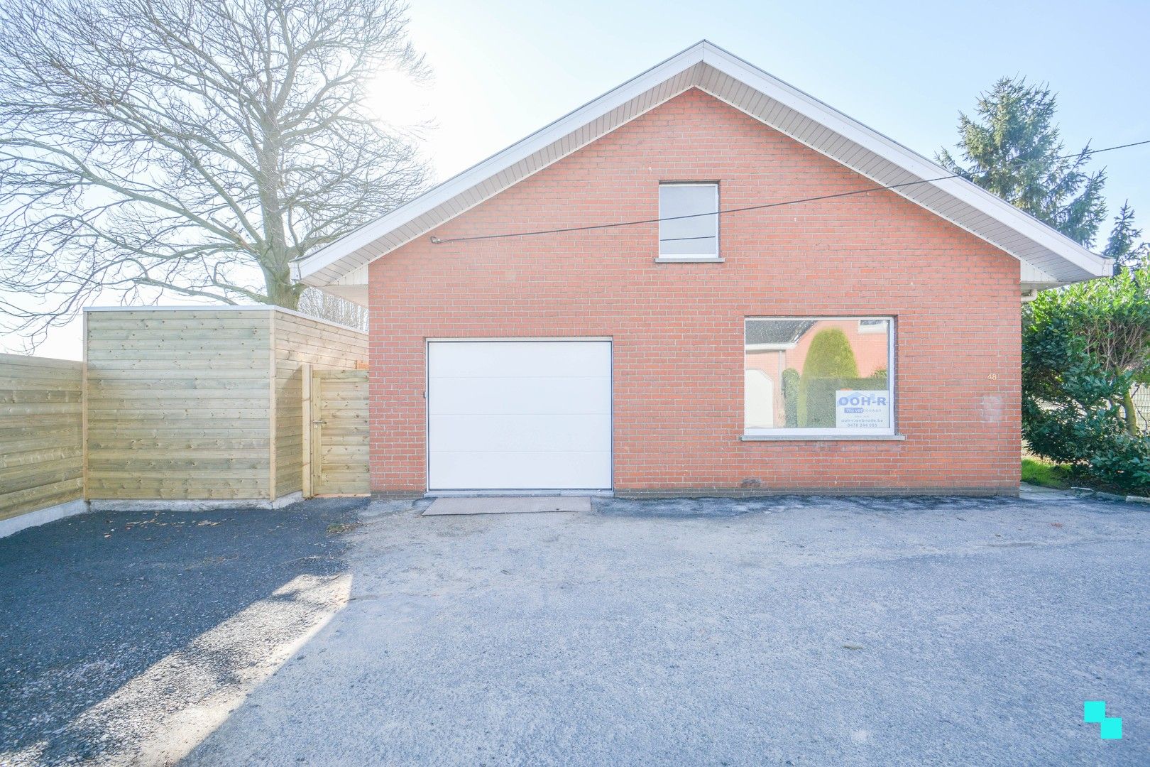 Aangename vrijstaande woning met drie slaapkamers in rustige omgeving. foto {{pictureIndex}}