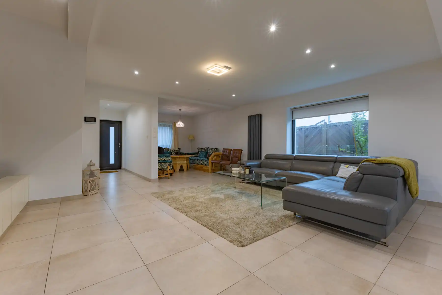 Gerenoveerde en goed onderhouden villa met 4 slaapkamers. foto 6