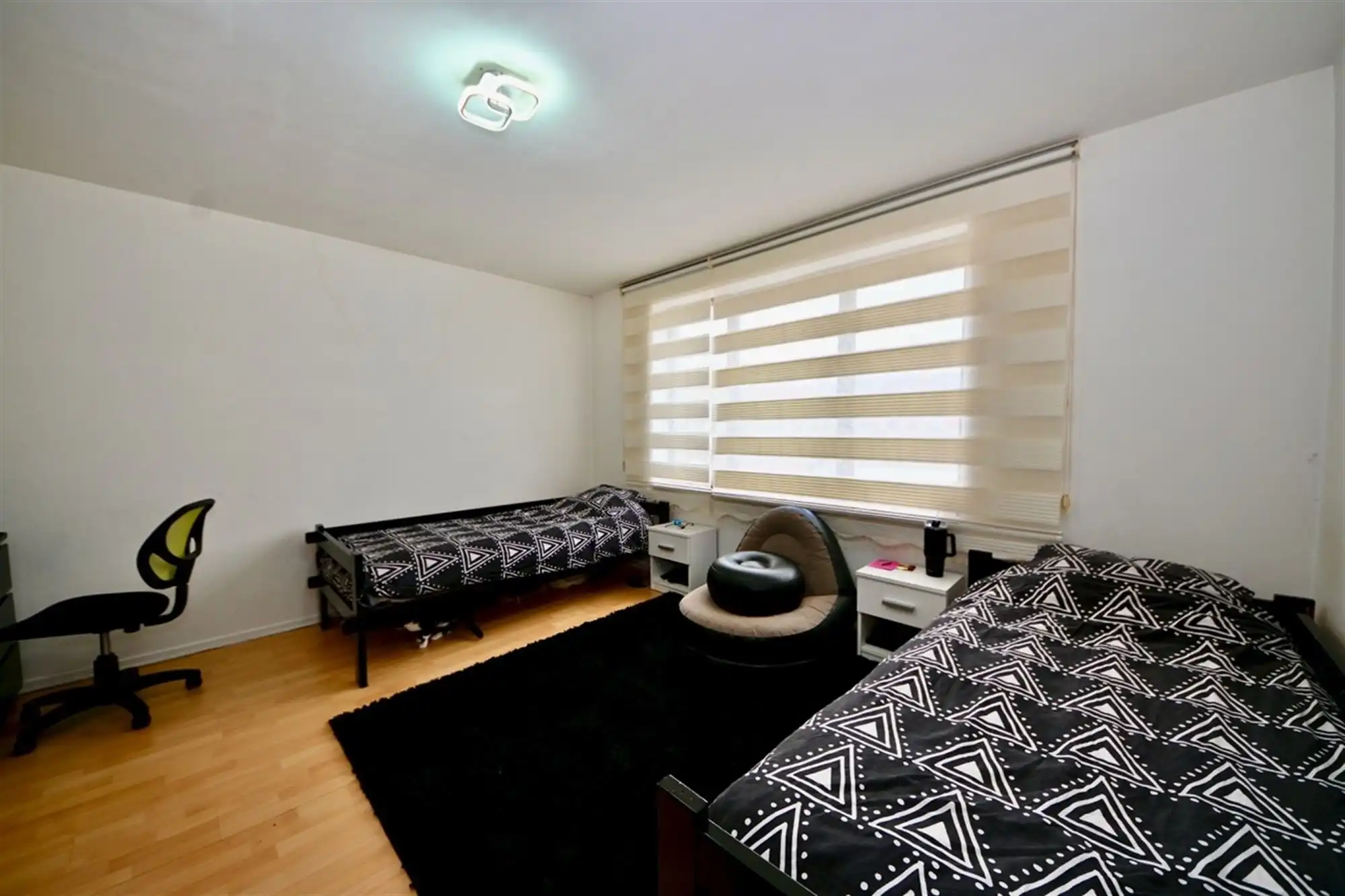 Instapklaar appartement met 3 slaapkamers en garage. foto 11