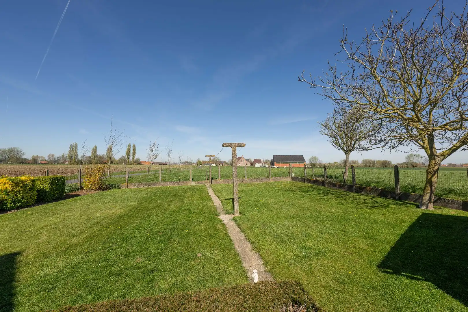 UNIEKE LANDELIJKE EIGENDOM MET WEILAND OP 1HA 35A 95CA foto 18