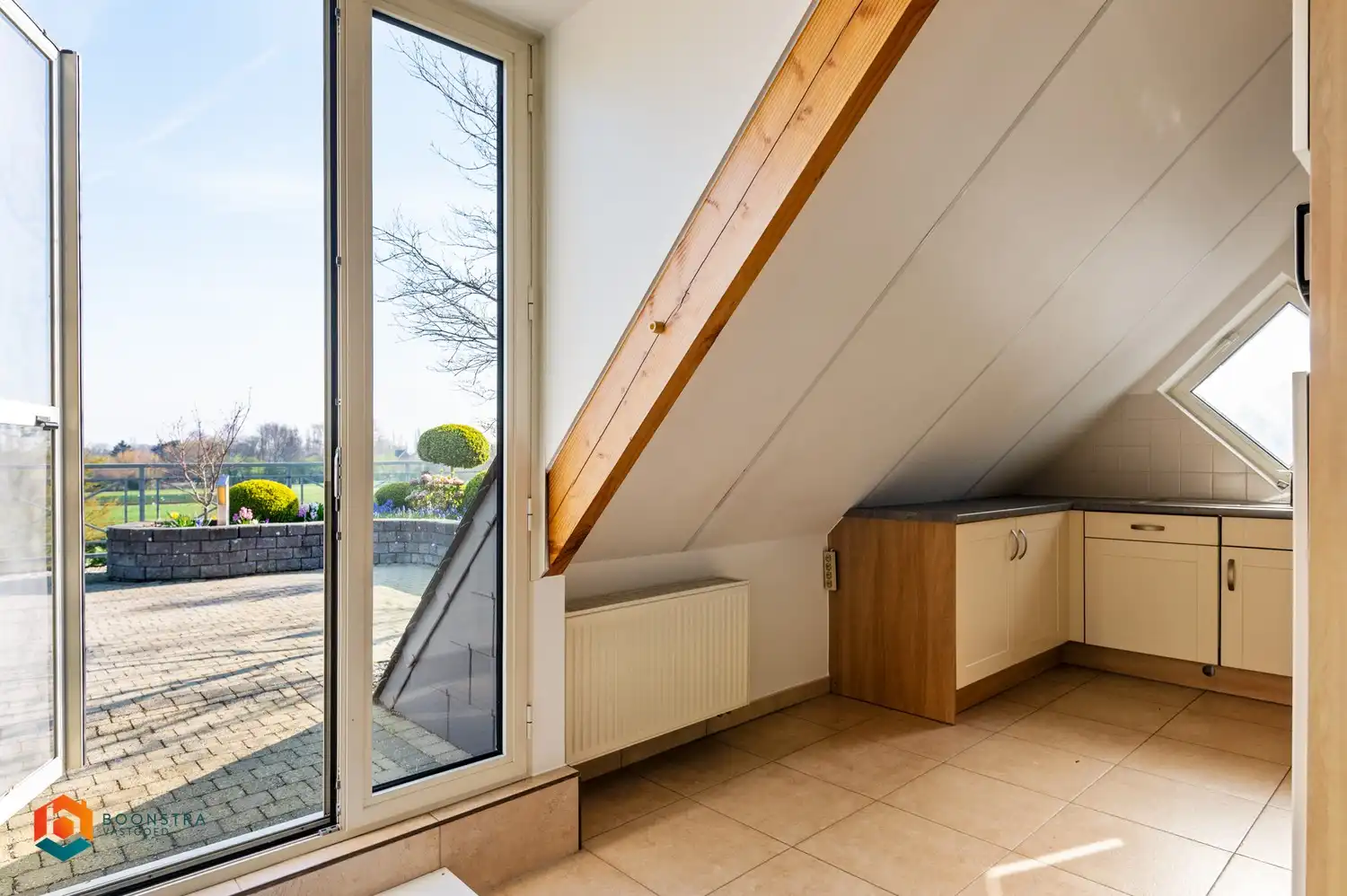 Dakappartement met prachtig, ruim terras foto 9