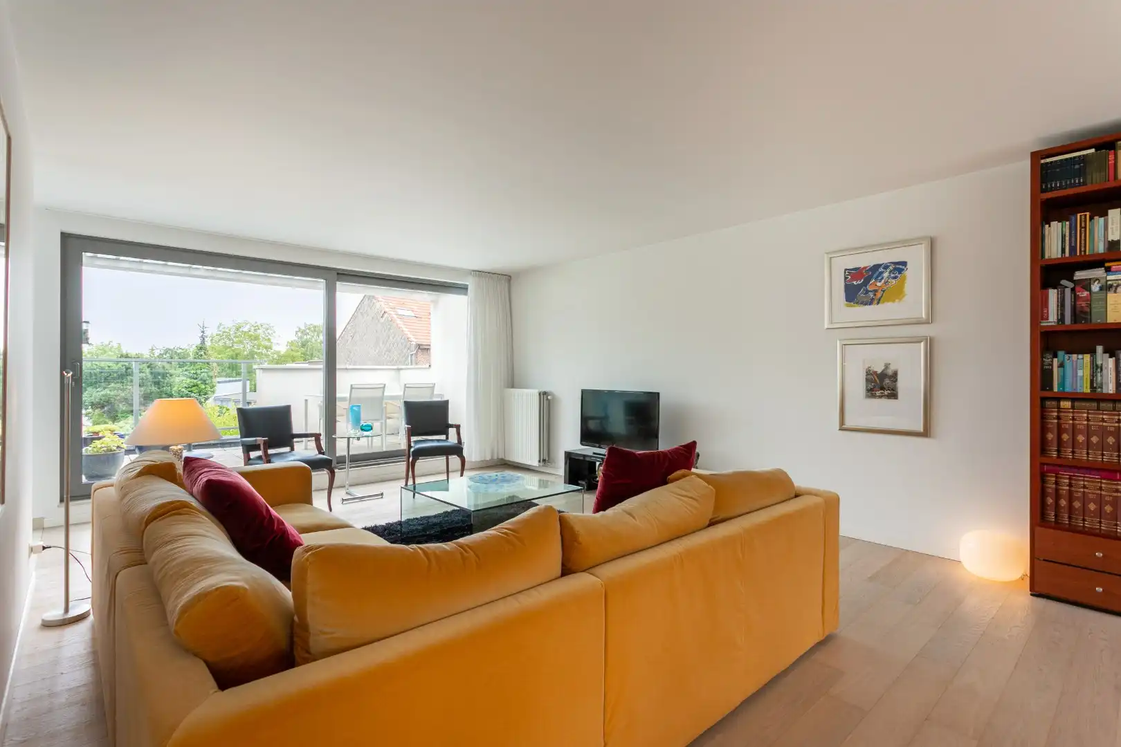 Instapklaar duplex app. met garageboxen te Beersel foto 5