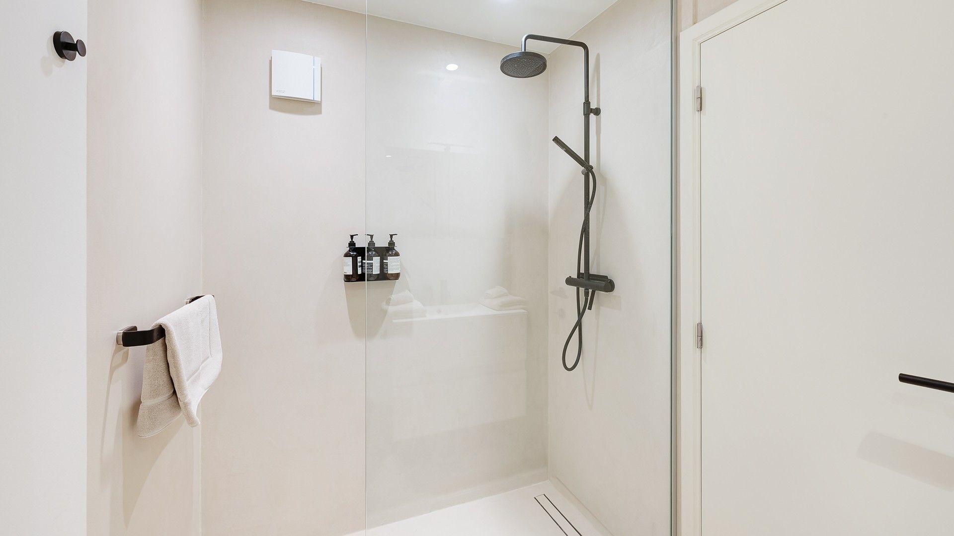 Instapklaar appartement met panoramisch zicht in ’t Zoute. foto 24