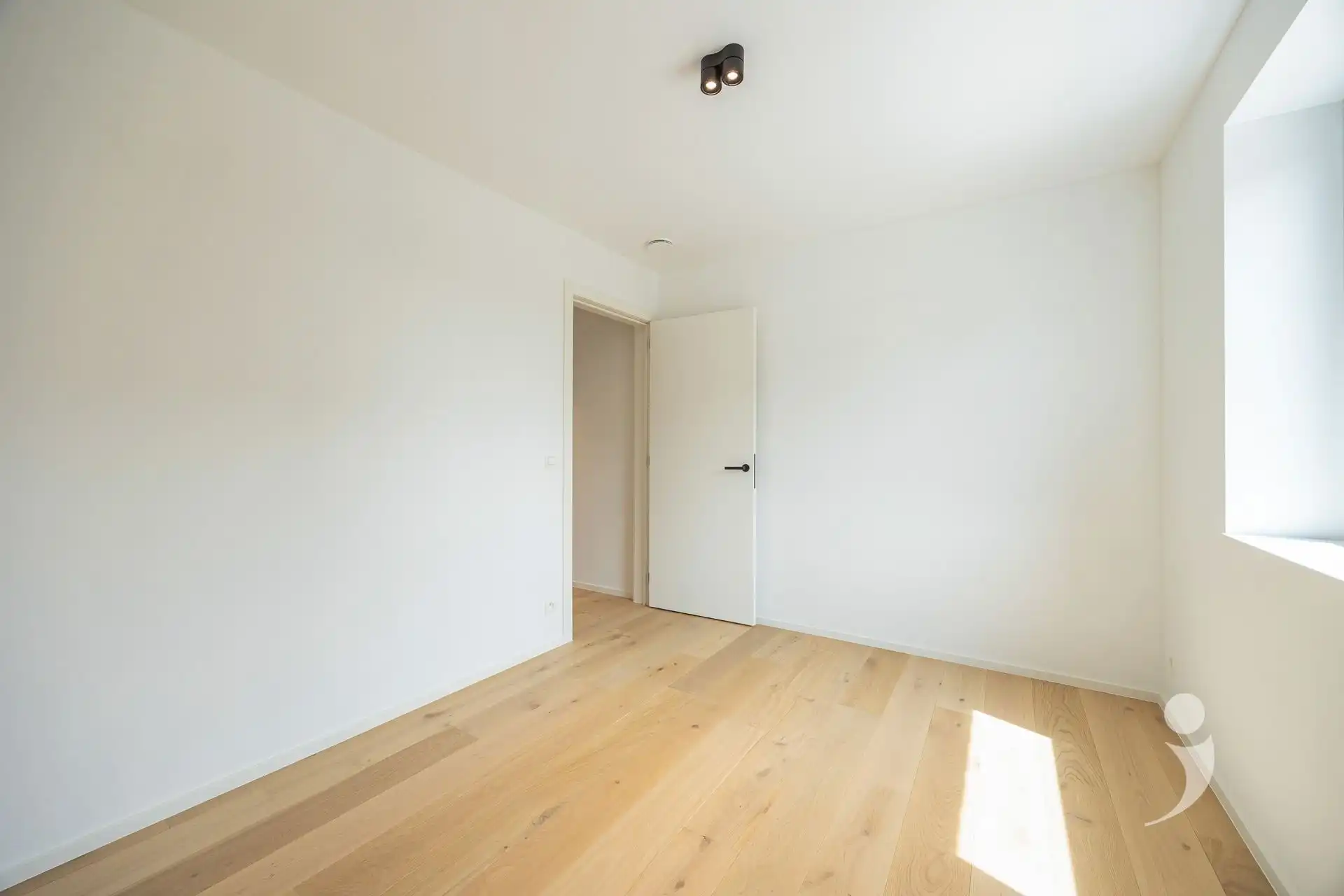 Nieuwbouwwoning in zeer rustige straat! foto 24