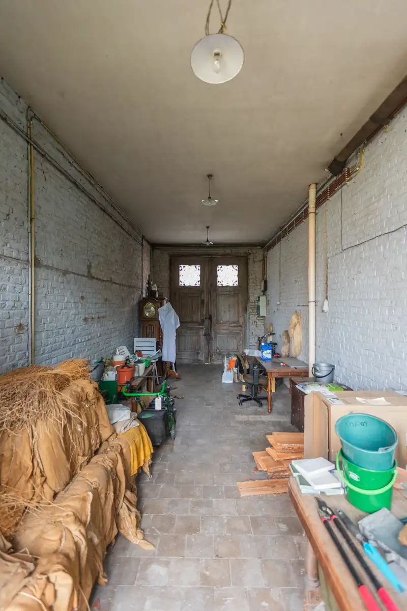 Prachtige, te renoveren, authentieke burgerwoning  met 5 slaapkamers, tuin en ruime garage. foto 29
